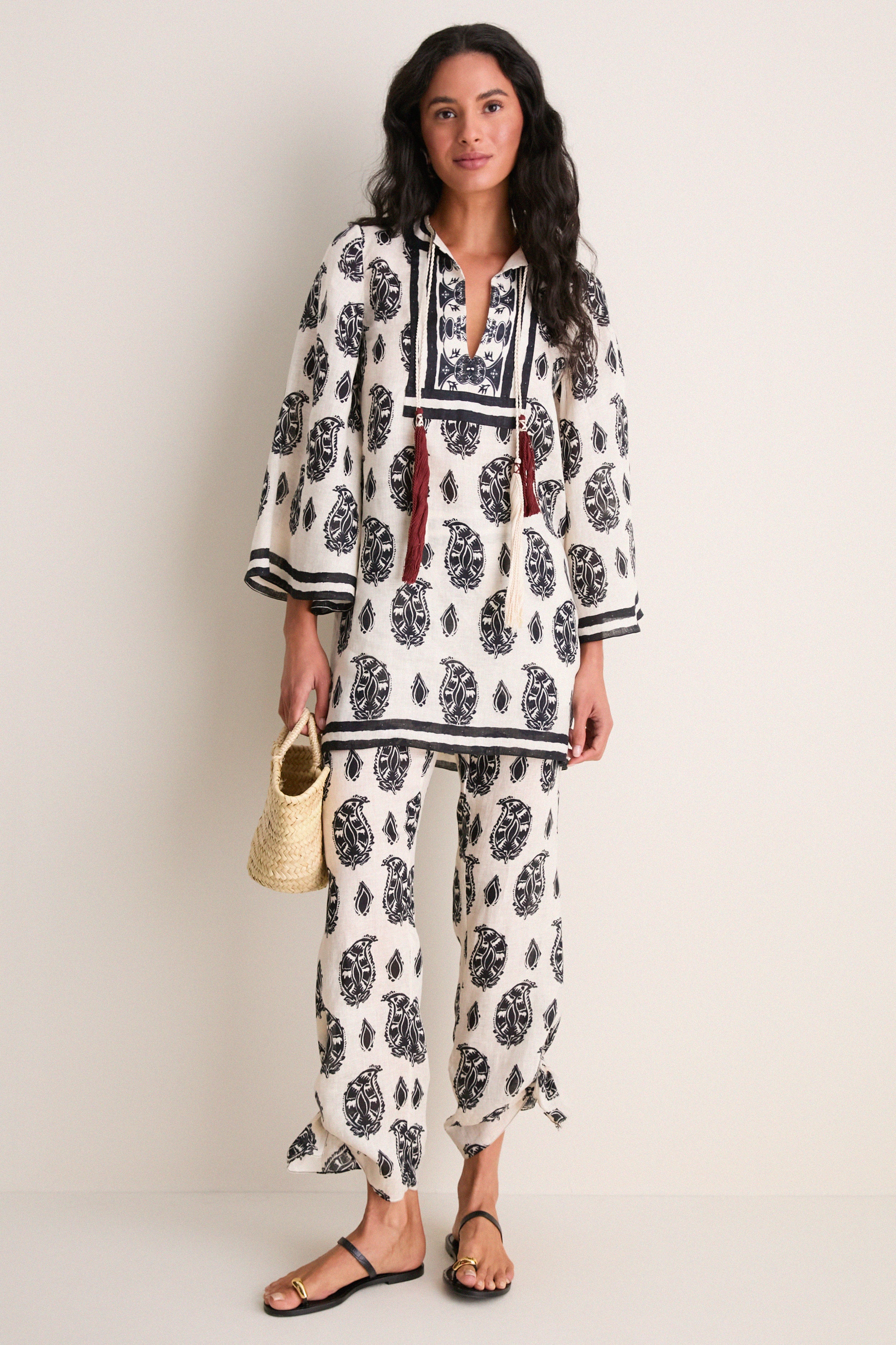 Ecru and Black Femininity Dramatic Pant
