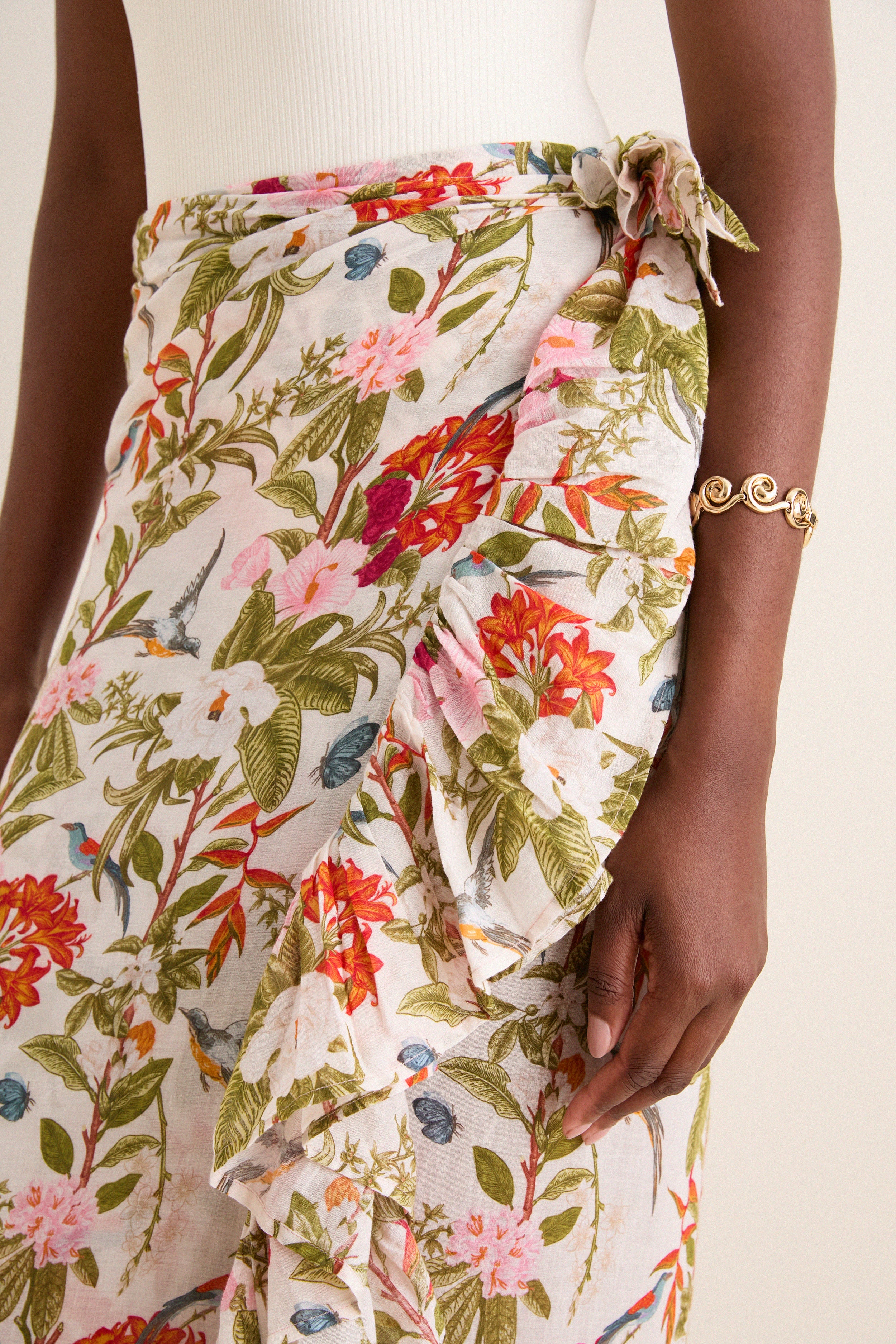 Land of Flowers Blossoms Ruffle Power Pareo
