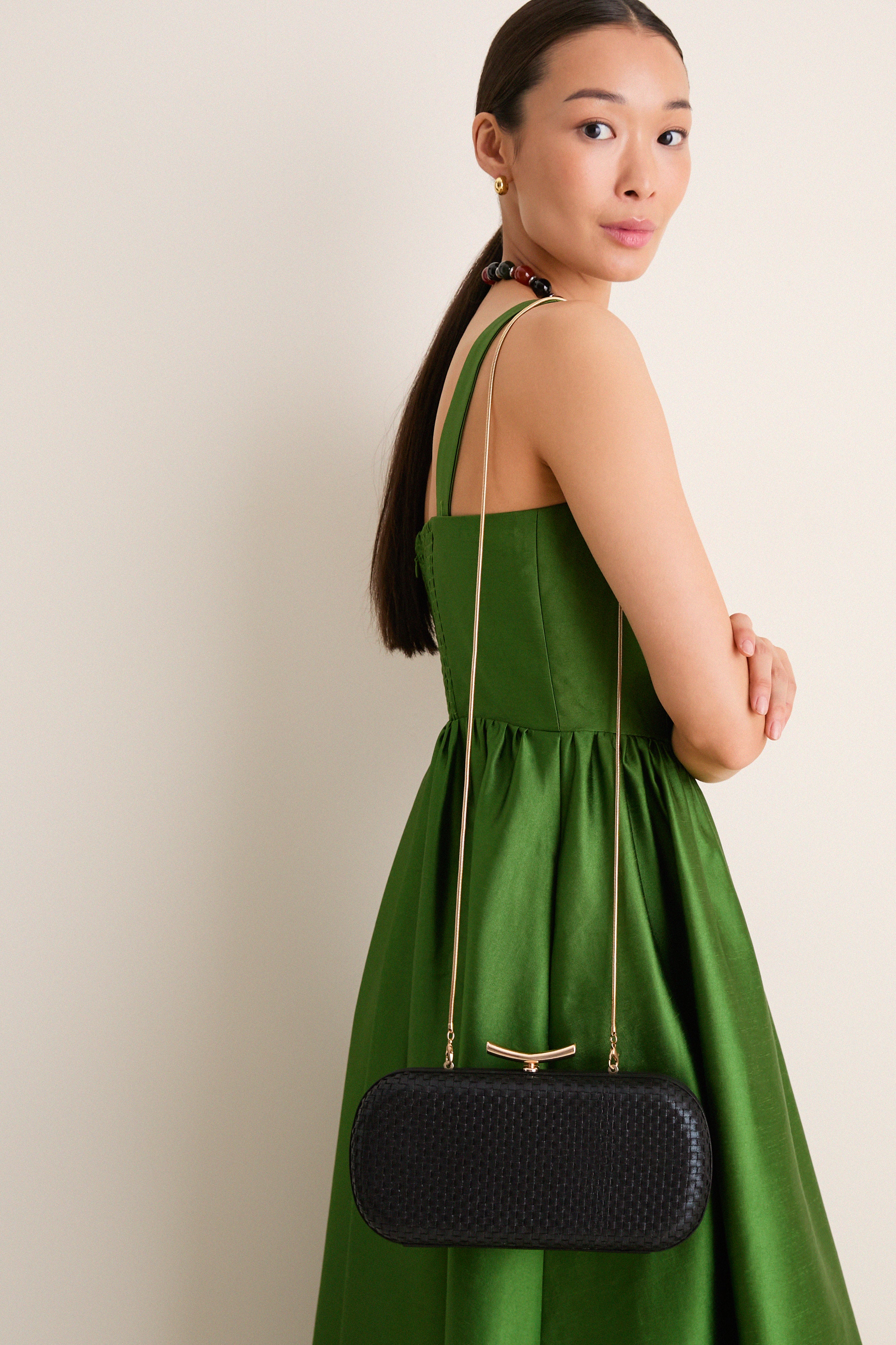 Black Victoria Clutch | Moda Luxe | Tuckernuck