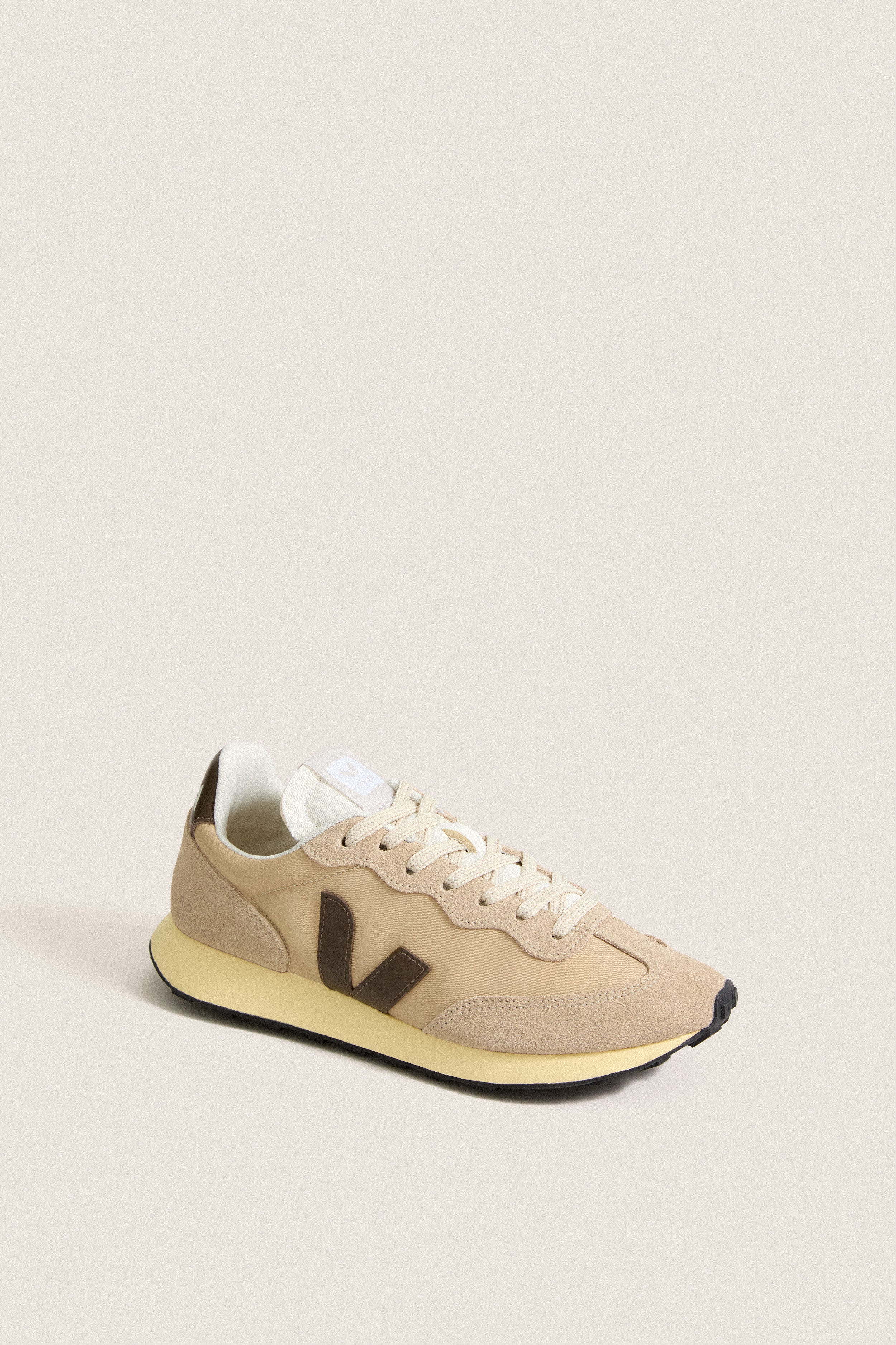 Almond Sahara Eagle Rio Branco II Lite Sneakers