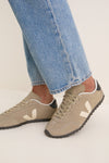 Taupe Pierre GT Sneakers