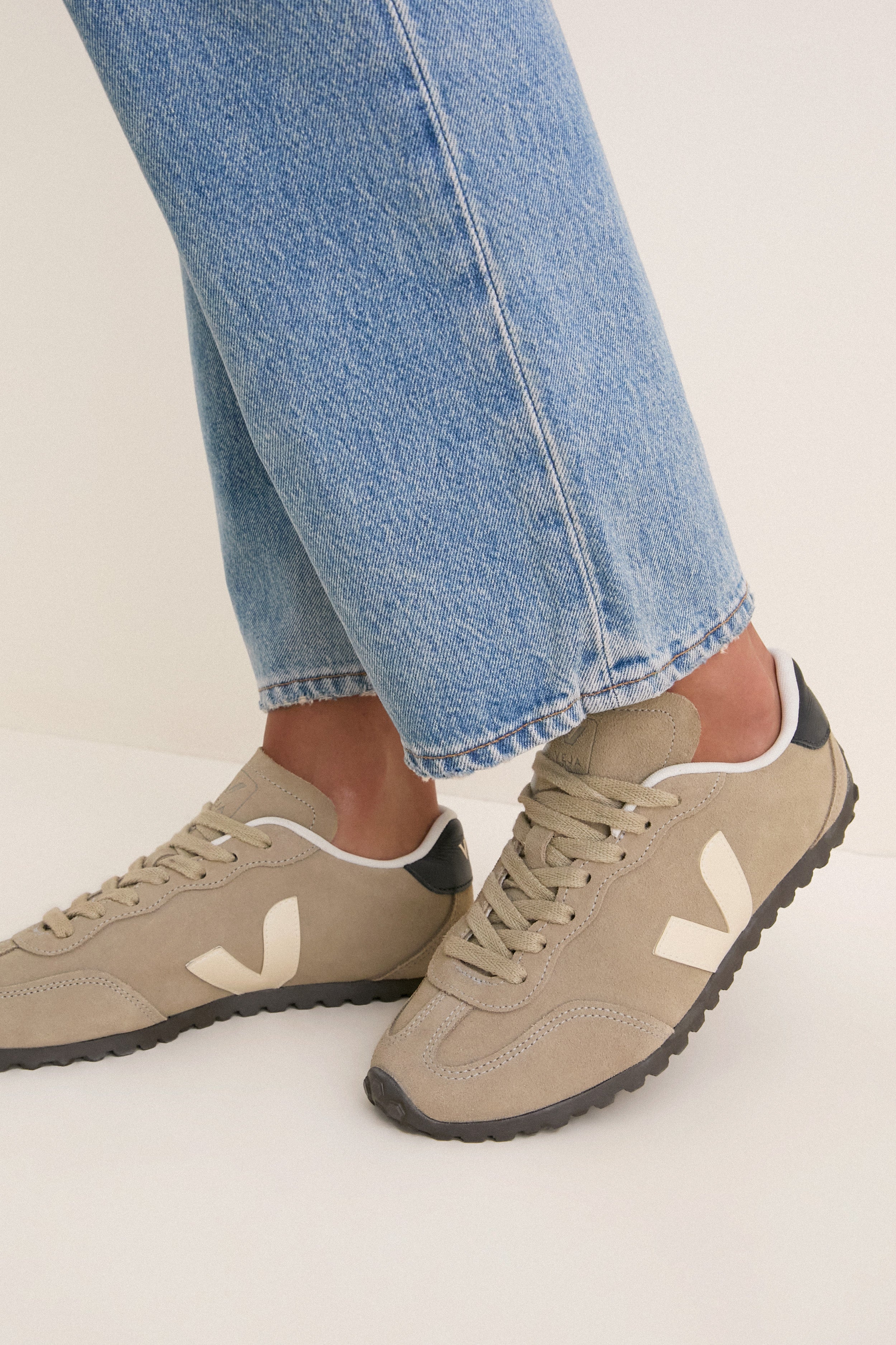 Taupe Pierre GT Sneakers