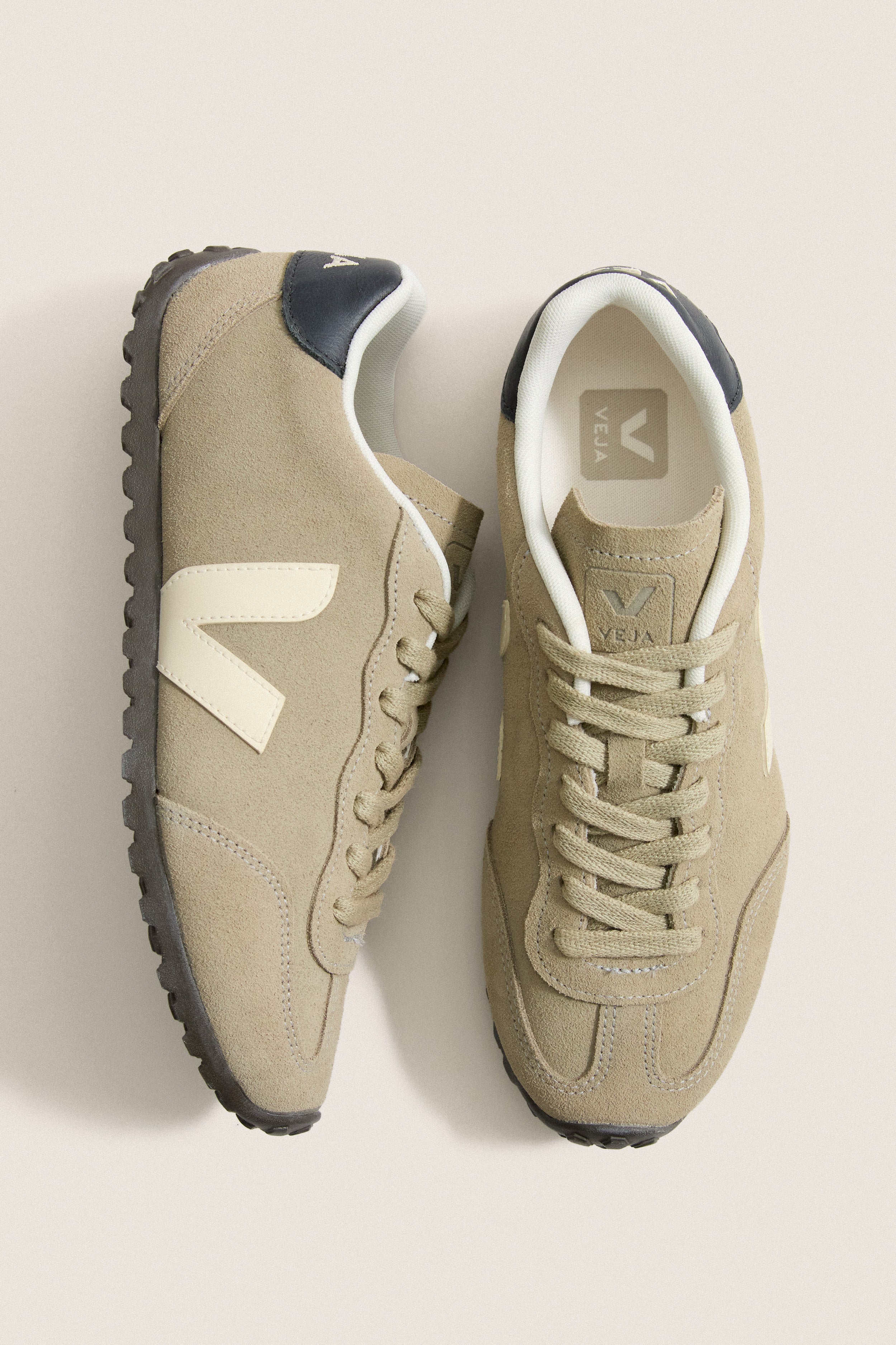 Taupe Pierre GT Sneakers
