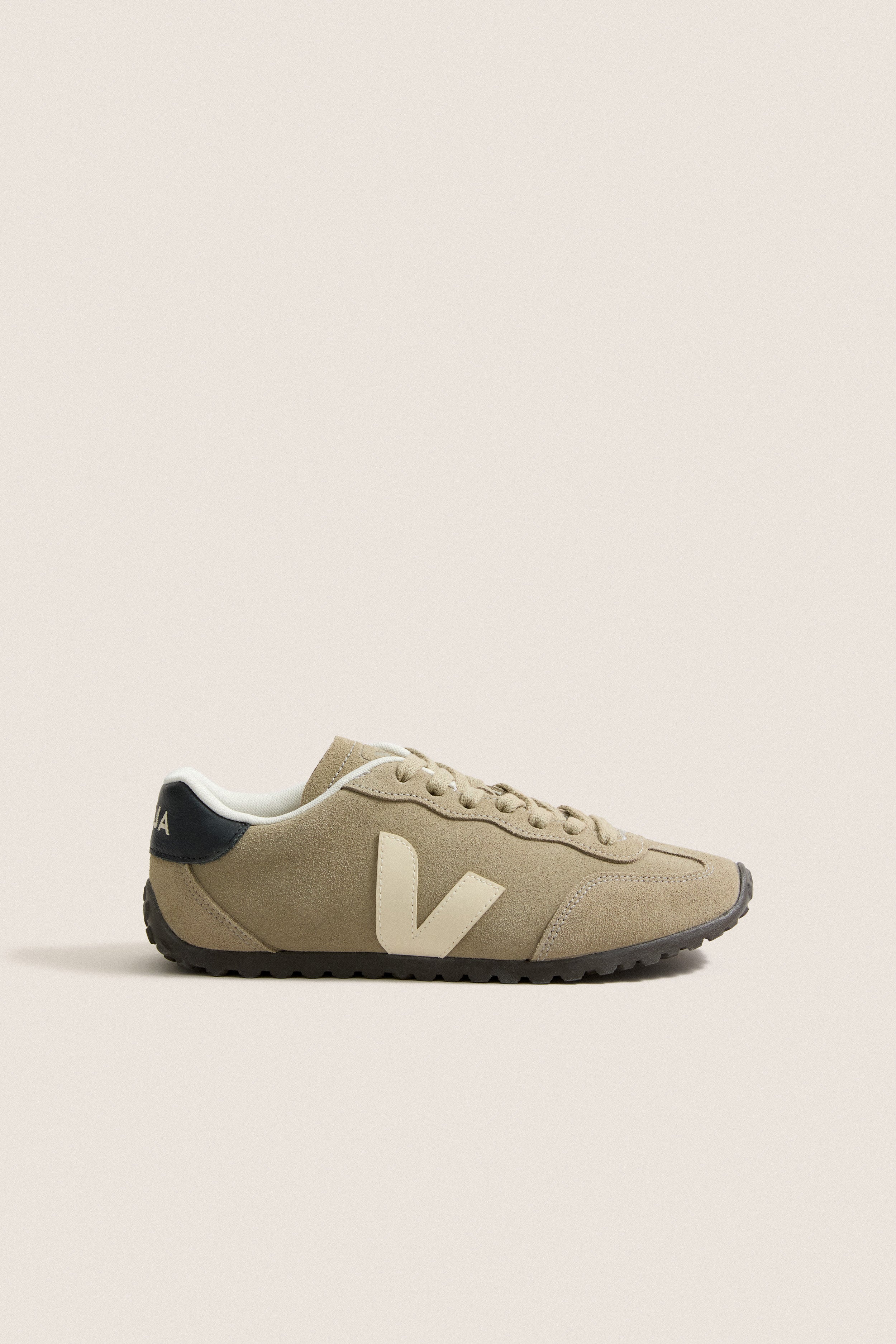 Taupe Pierre GT Sneakers