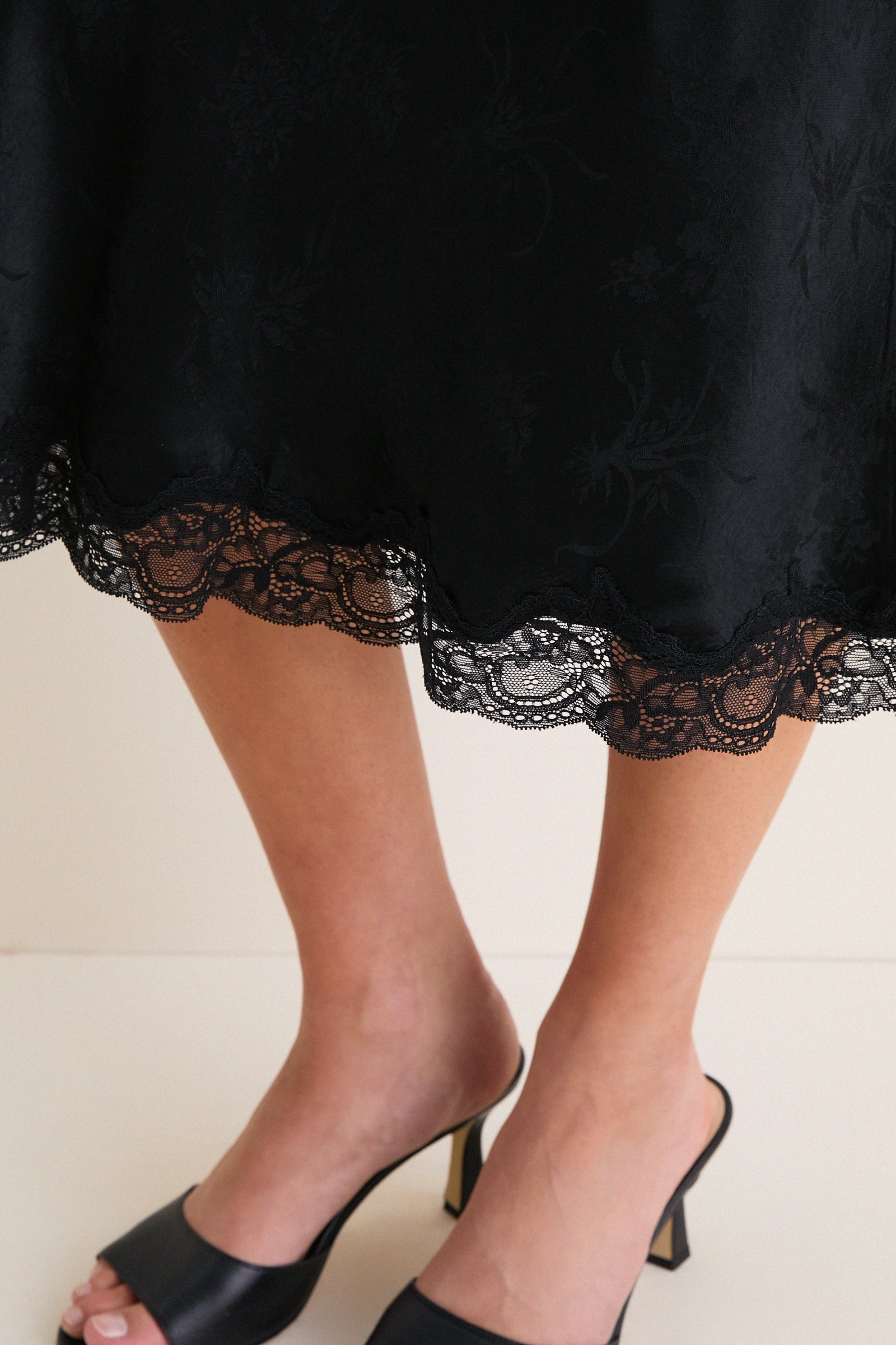 Noir Hollie Midi Dress