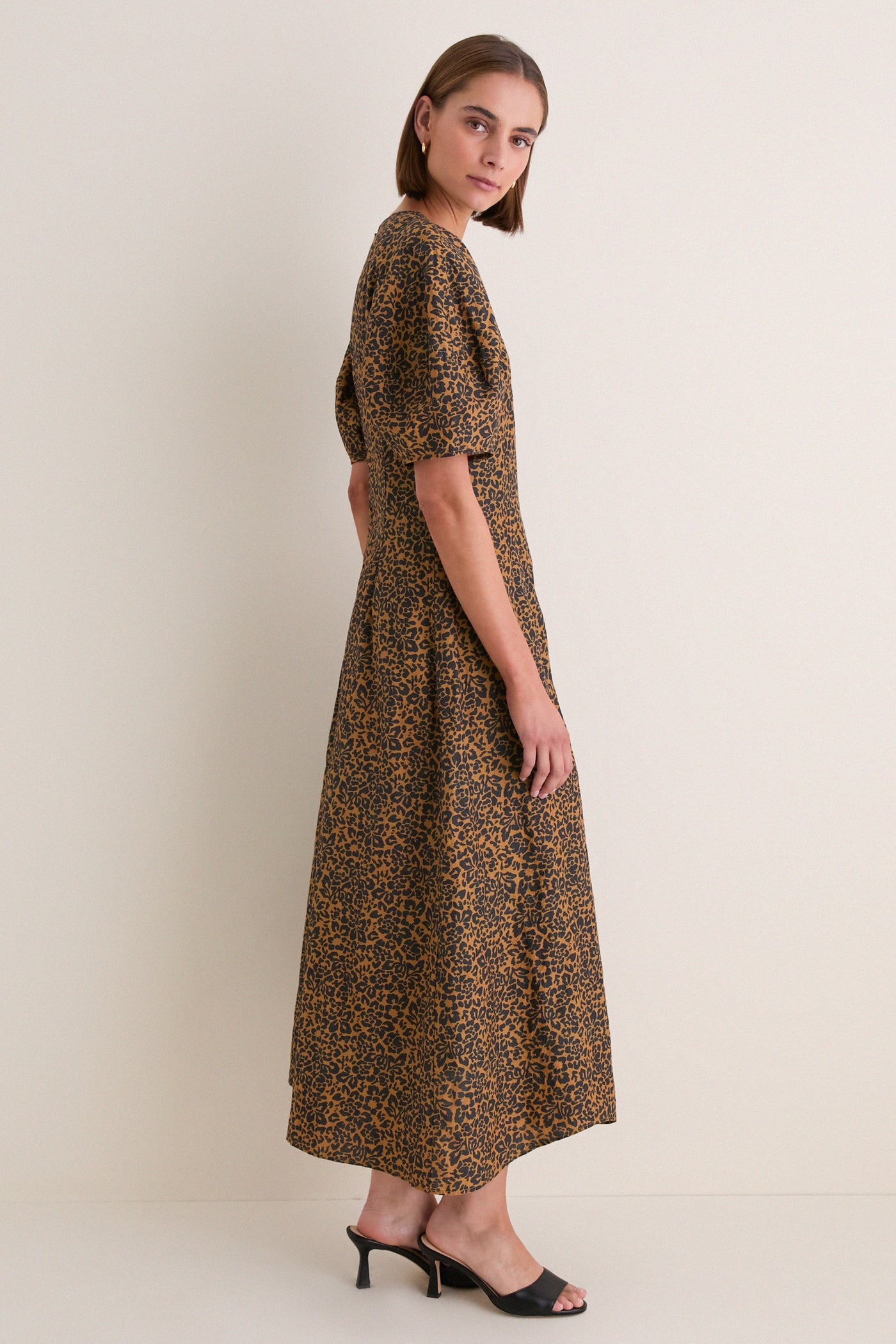 Leo Floral Midnight Bettina Maxi Dress