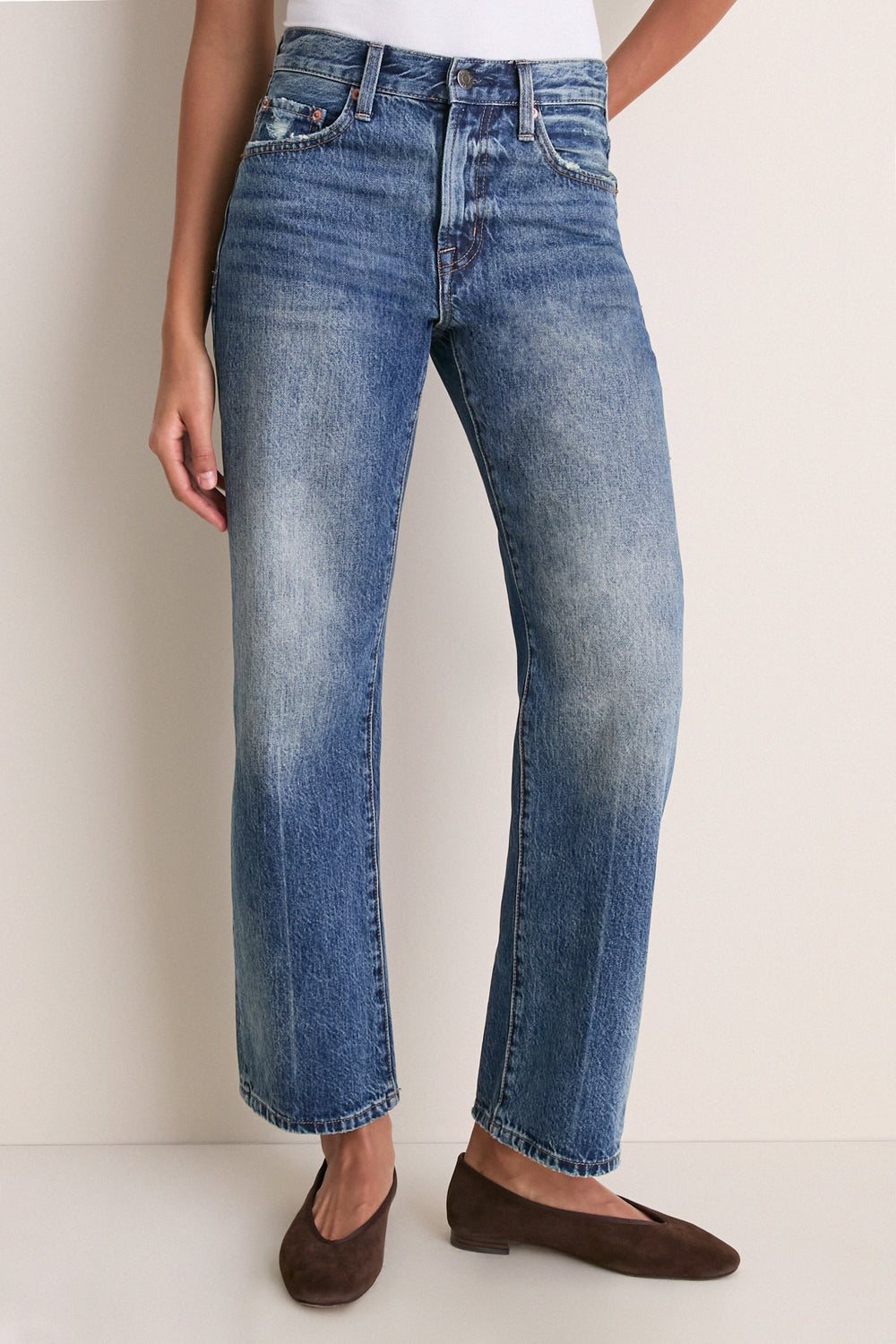 Artisan Lexi Mid Rise Bowed Straight