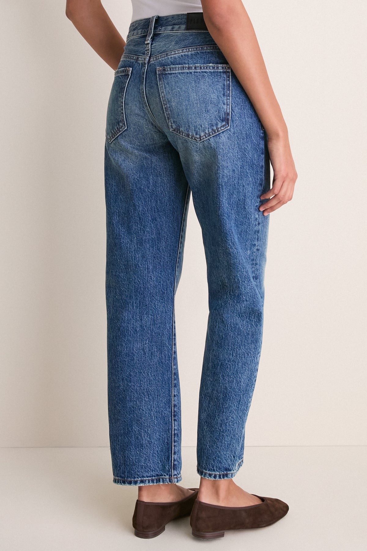 Artisan Lexi Mid Rise Bowed Straight