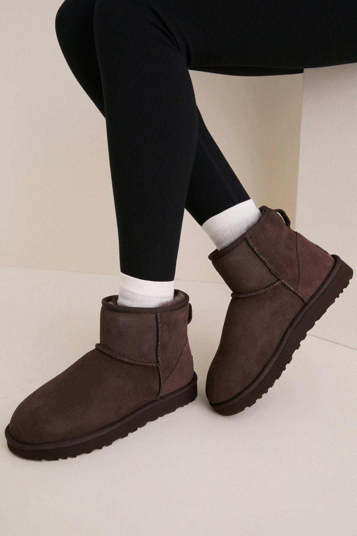 Dusted Cocoa Classic Mini II Boots