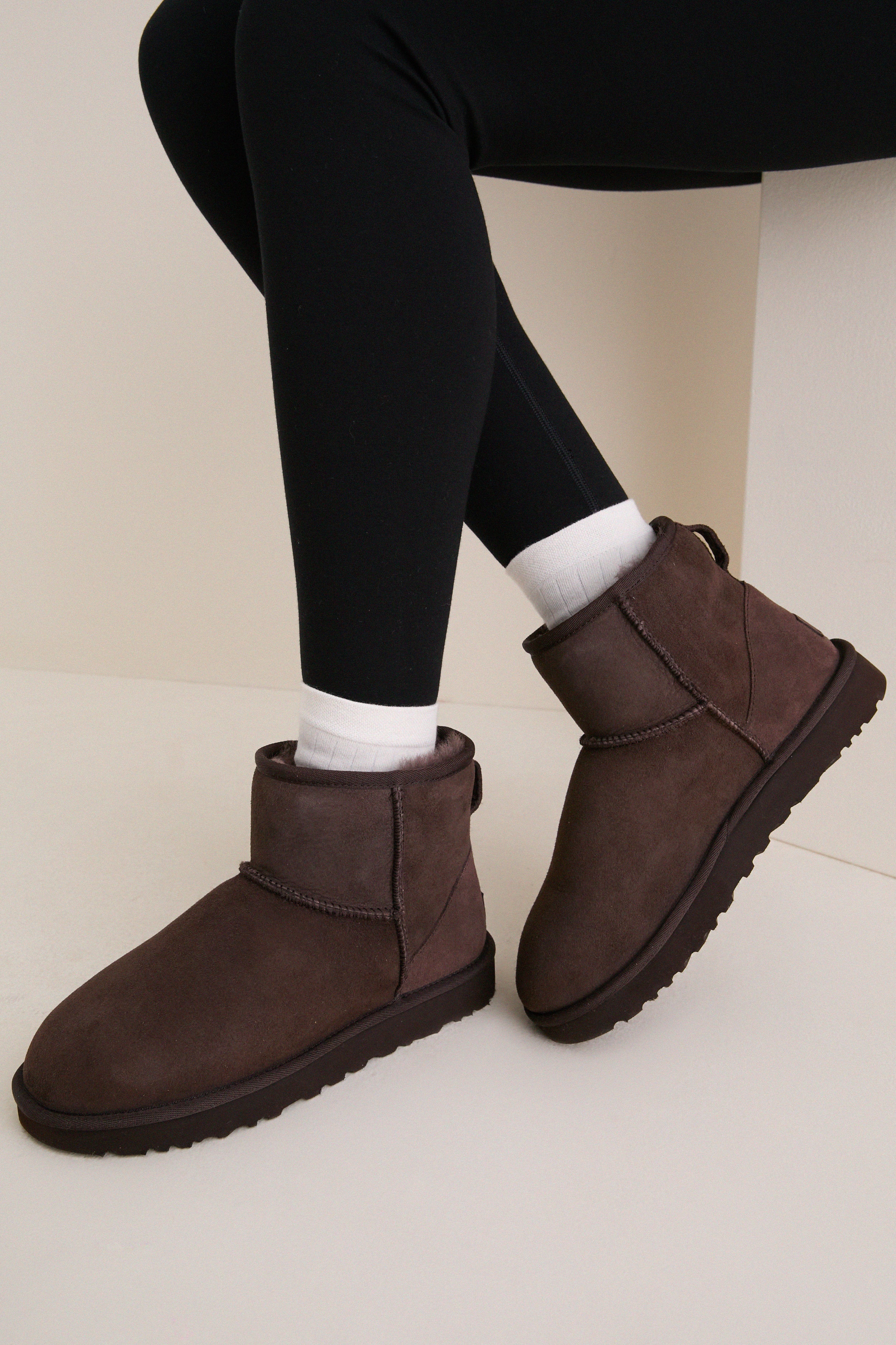 Dusted Cocoa Classic Mini II Boots