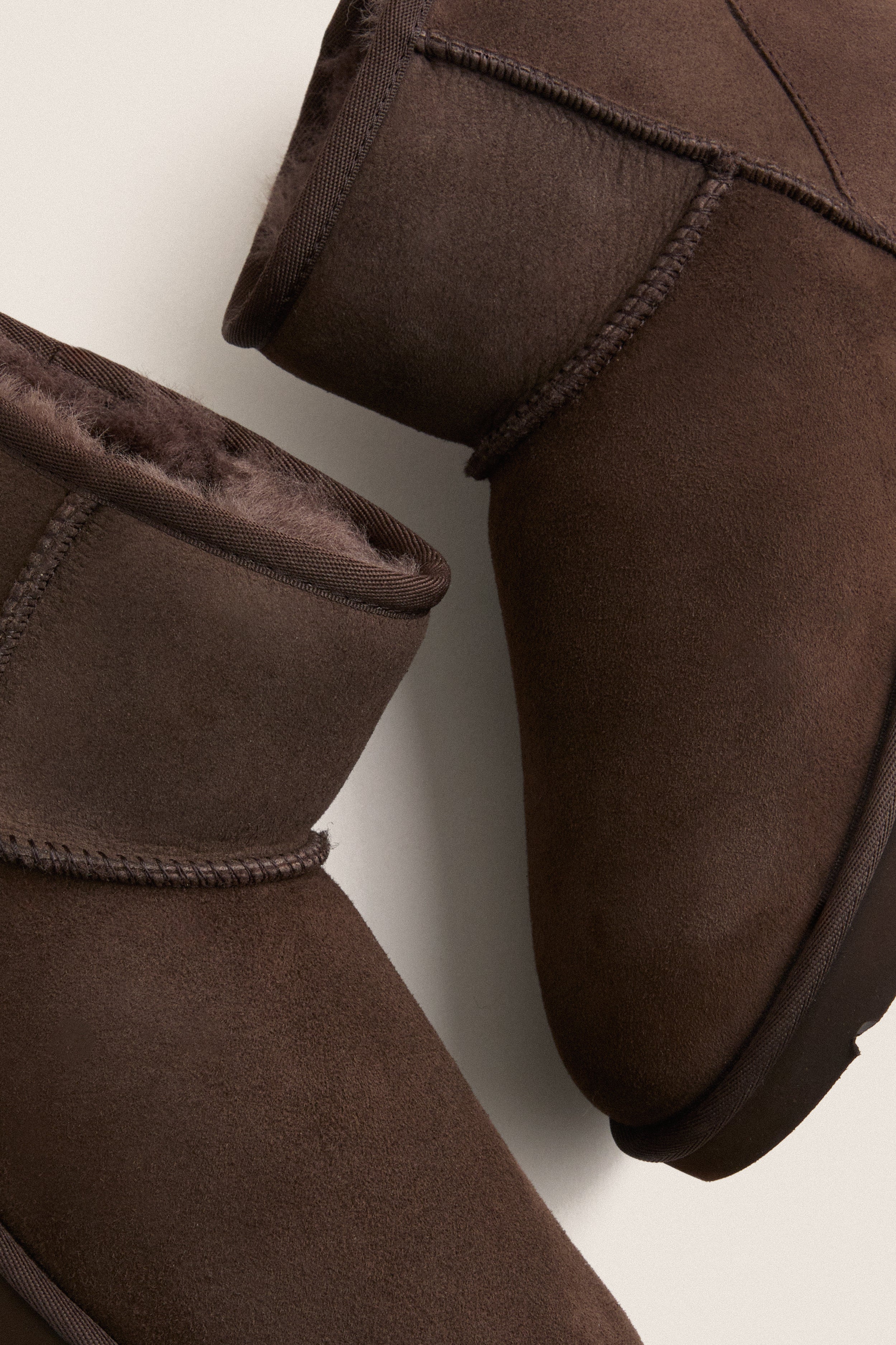 Dusted Cocoa Classic Mini II Boots