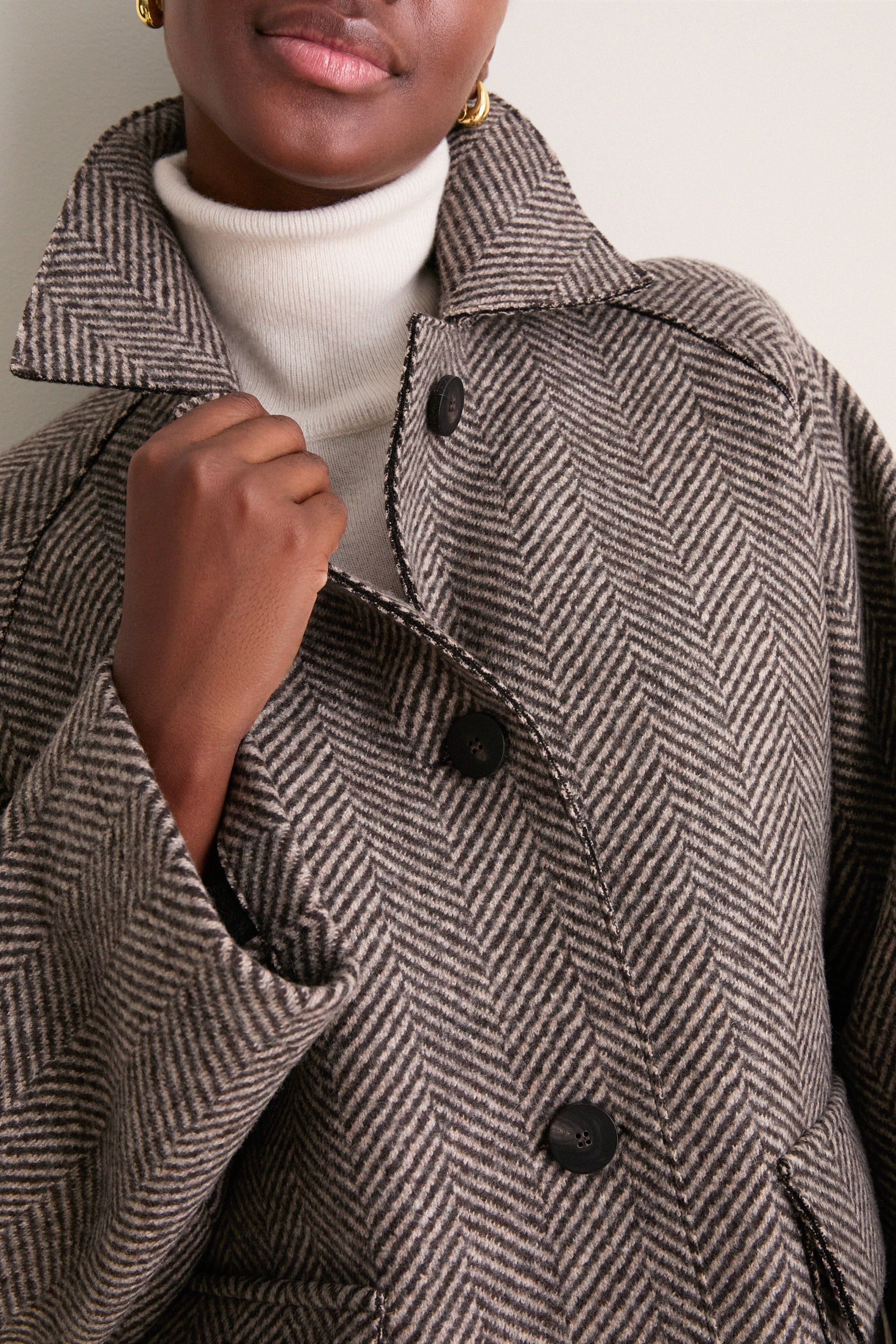 Cream and Brown Herringbone Patterned Cashmere Blend Raglan Jacket