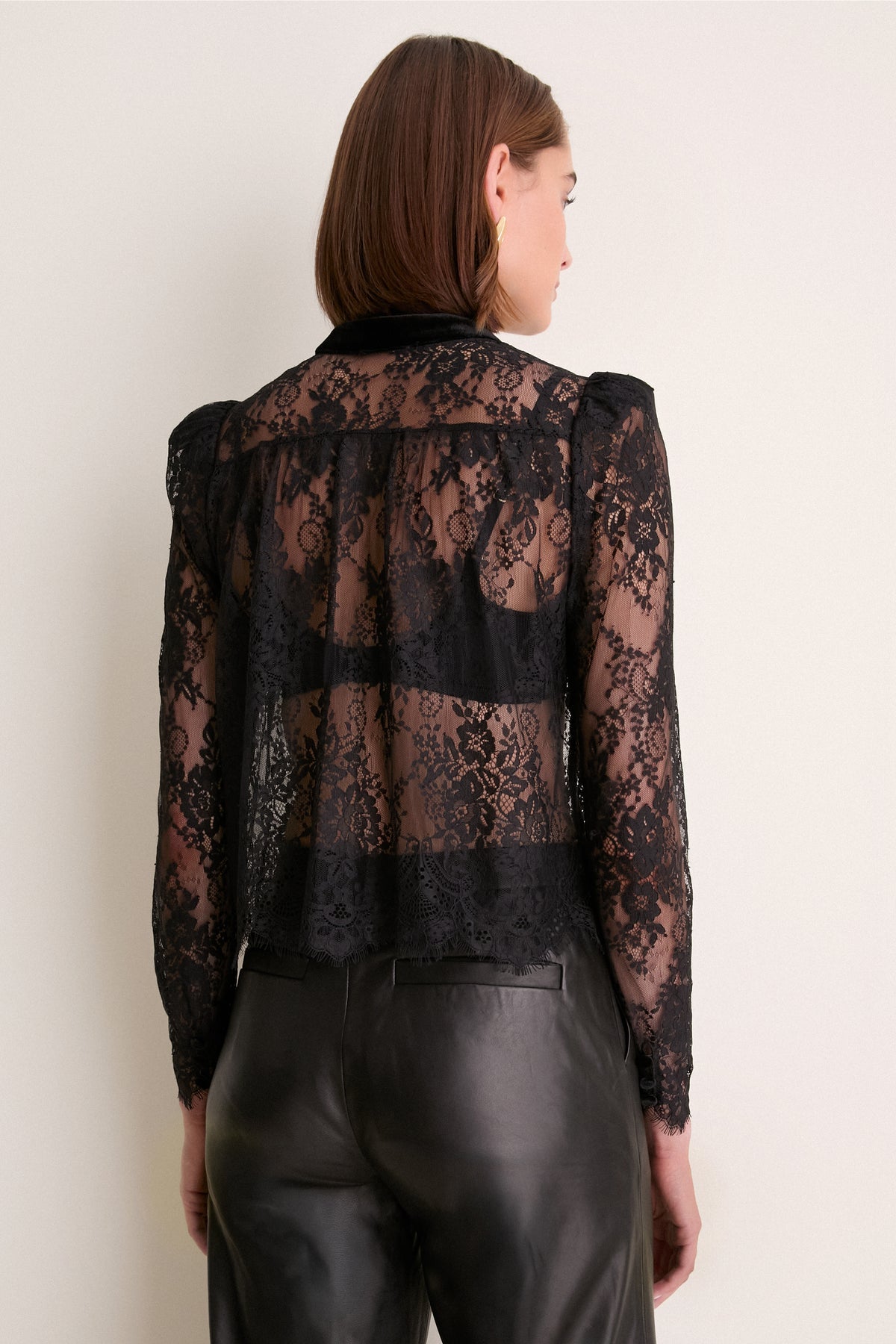 Black Dorothea Lace Velvet Collarless Blouse