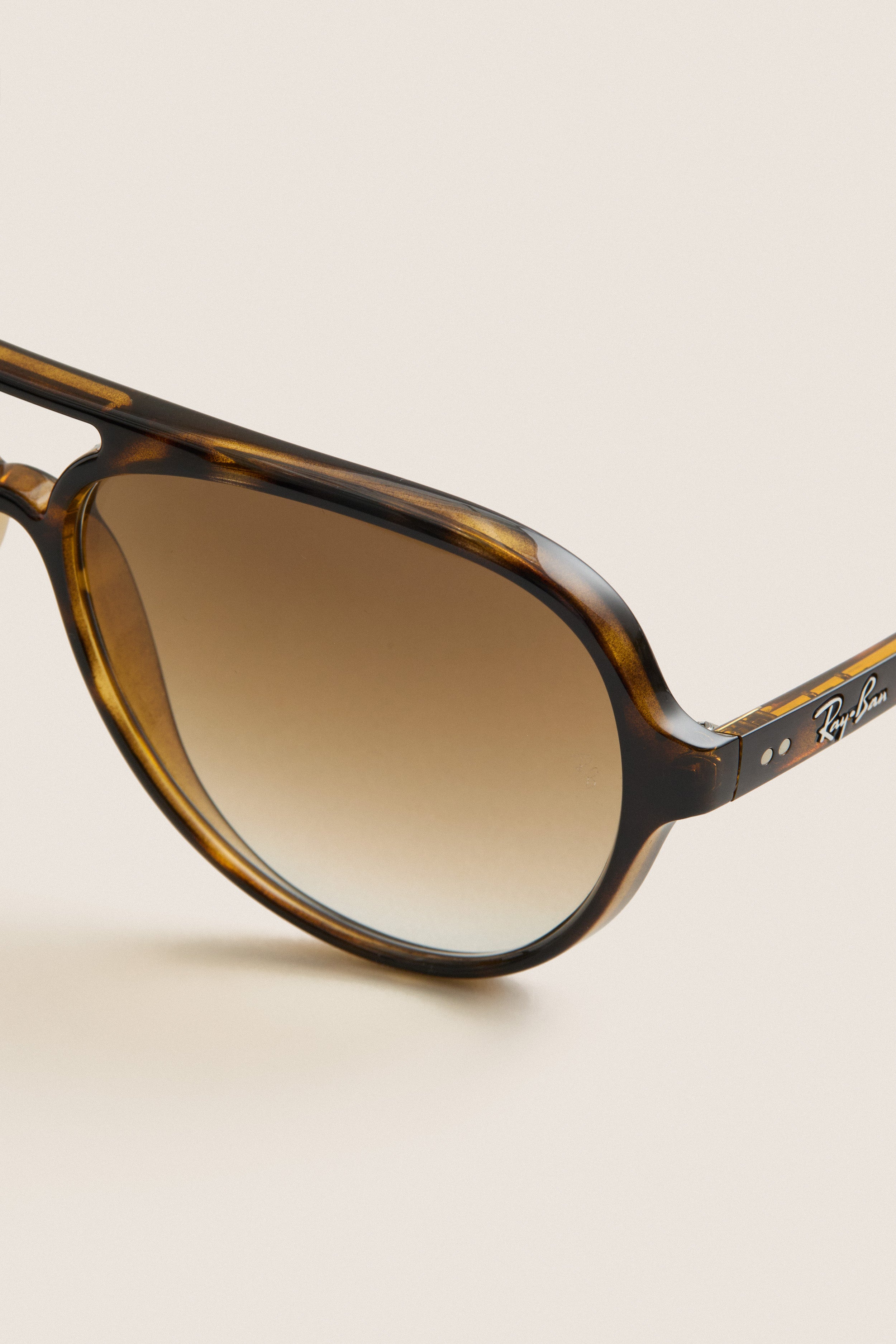 Ray-Ban CATS 5000 サングラス Light Havana Cats 5000 Classic Sunglasses | Ray-Ban