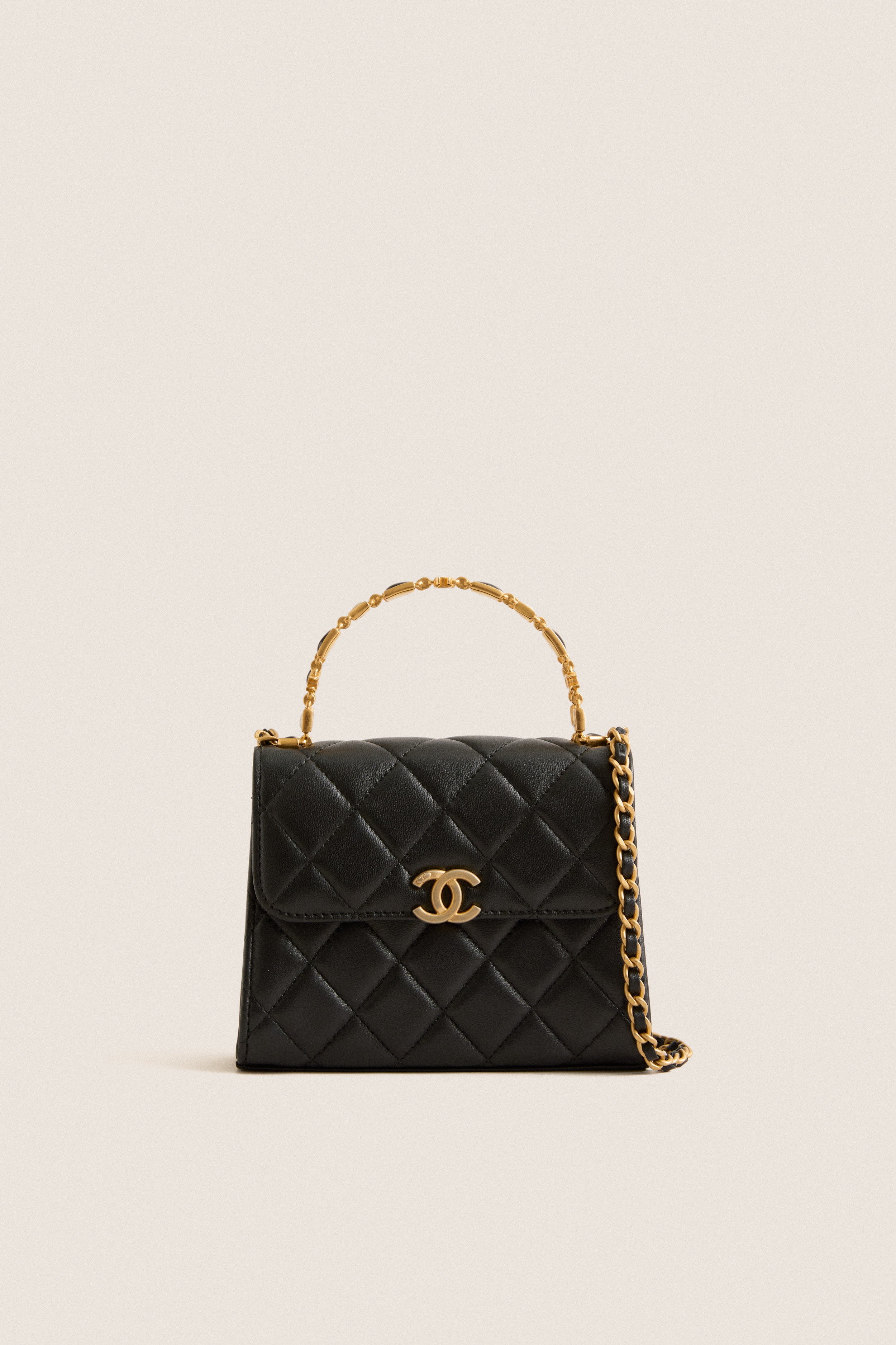 L*e様 CHANEL ハンドバッグ CHANEL Black Matelasse Two-Way Handbag Top Handle | Tuckernuck