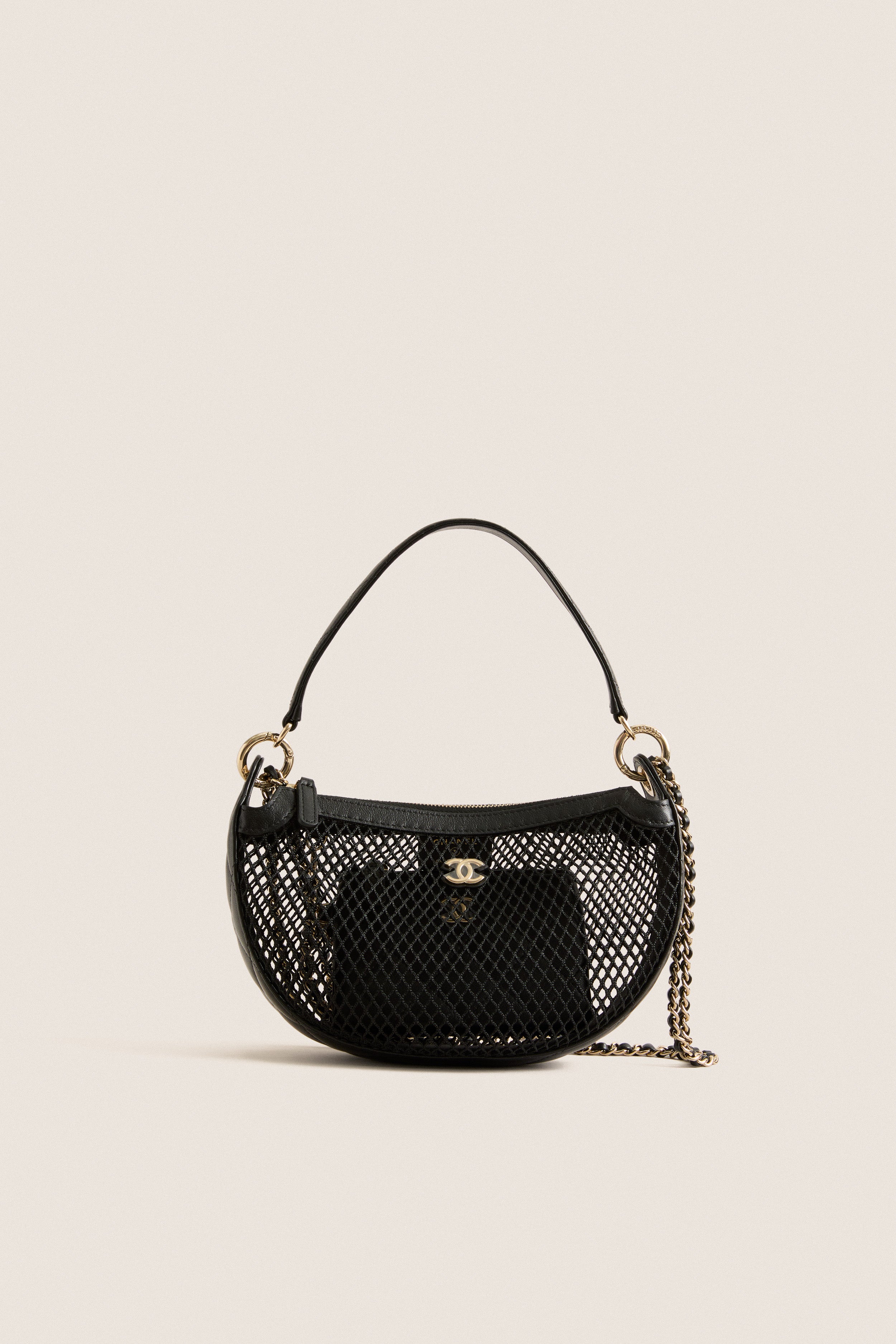 CHANEL ココマーク ハンドバッグA-12570 CHANEL Black Coco Mark Two-Way Shoulder Bag Half Moon | Tuckernuck