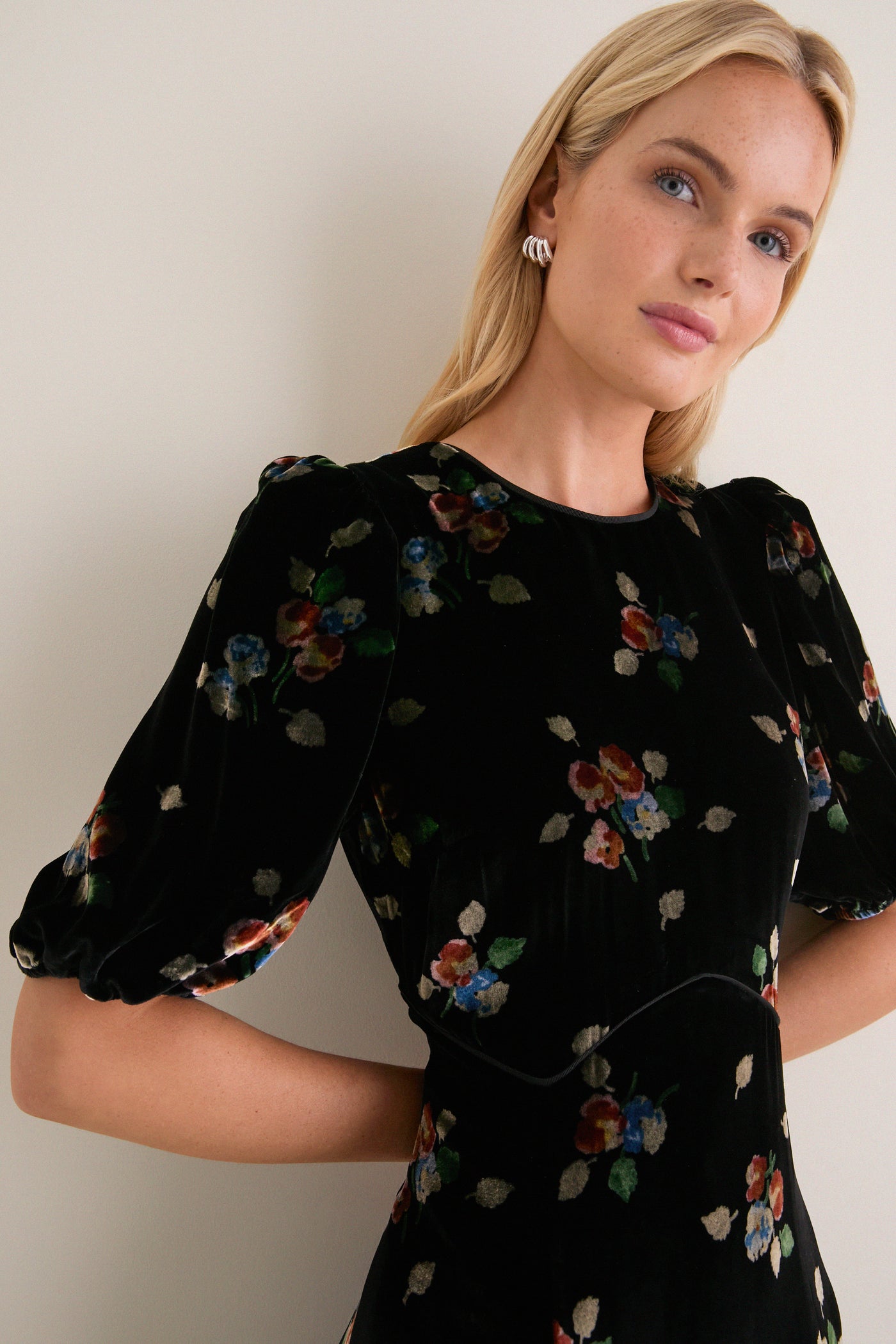Black Leda Velvet Puff Sleeve Midi Dress