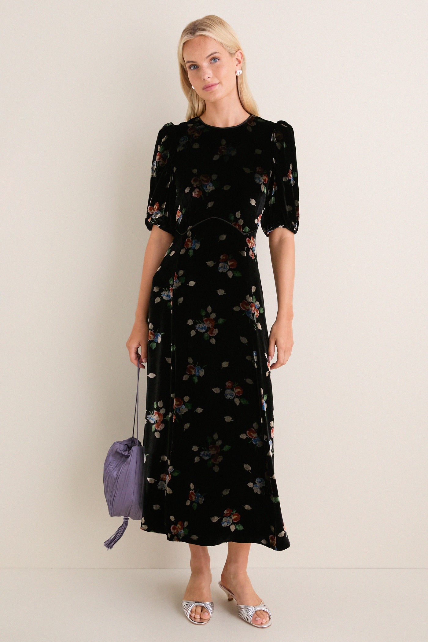black midi dress with sleeves Salvatore Long Sleeve Size medium measures 45 from shoulder to hem Nightbloom Pleated Midi Dress S
