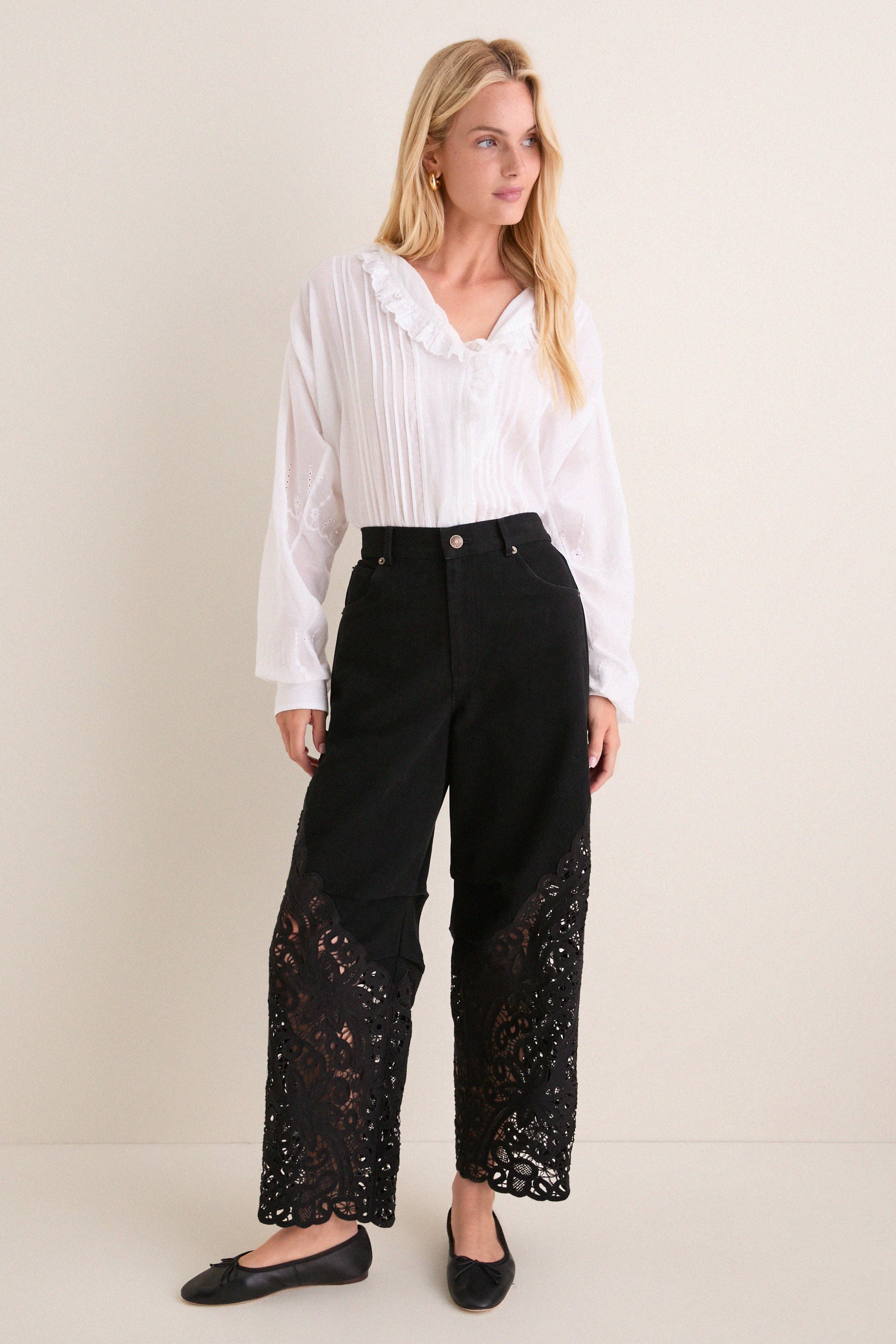 Black Shiloh Embroidery Jeans