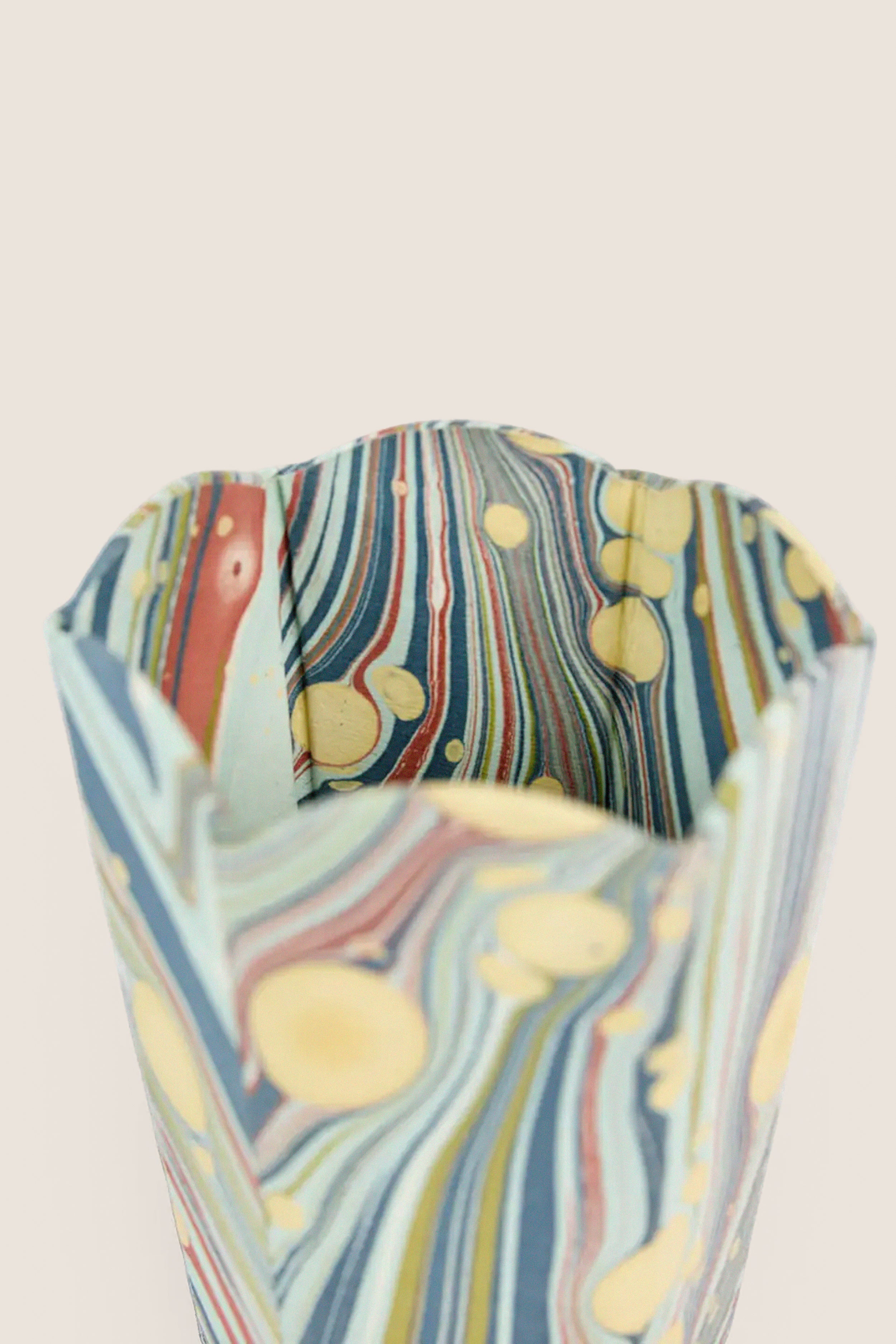 Ocean Fire Whirl Marble Scalloped Pen Pot