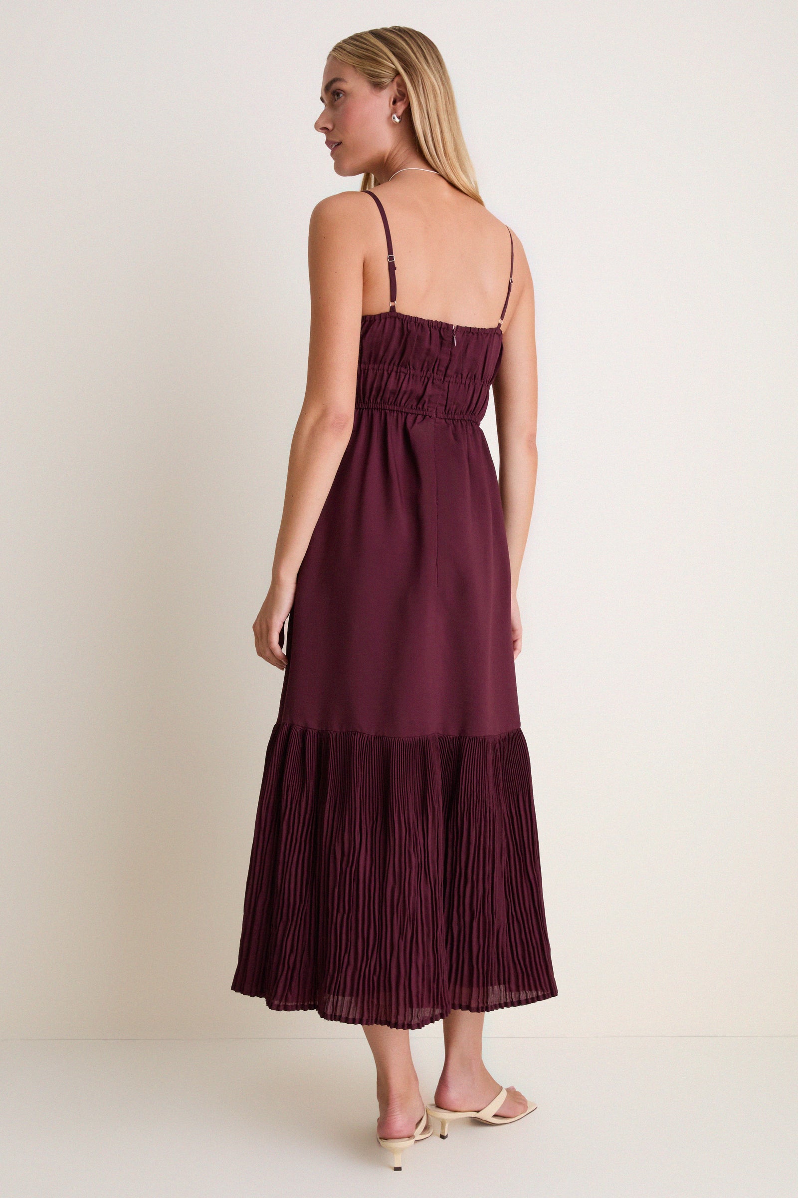 Wine Pleated Sleeveless Midi Dress