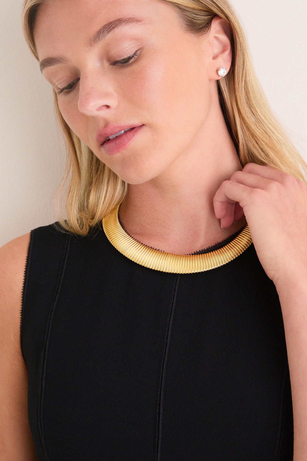 Gold Ribbed Collar