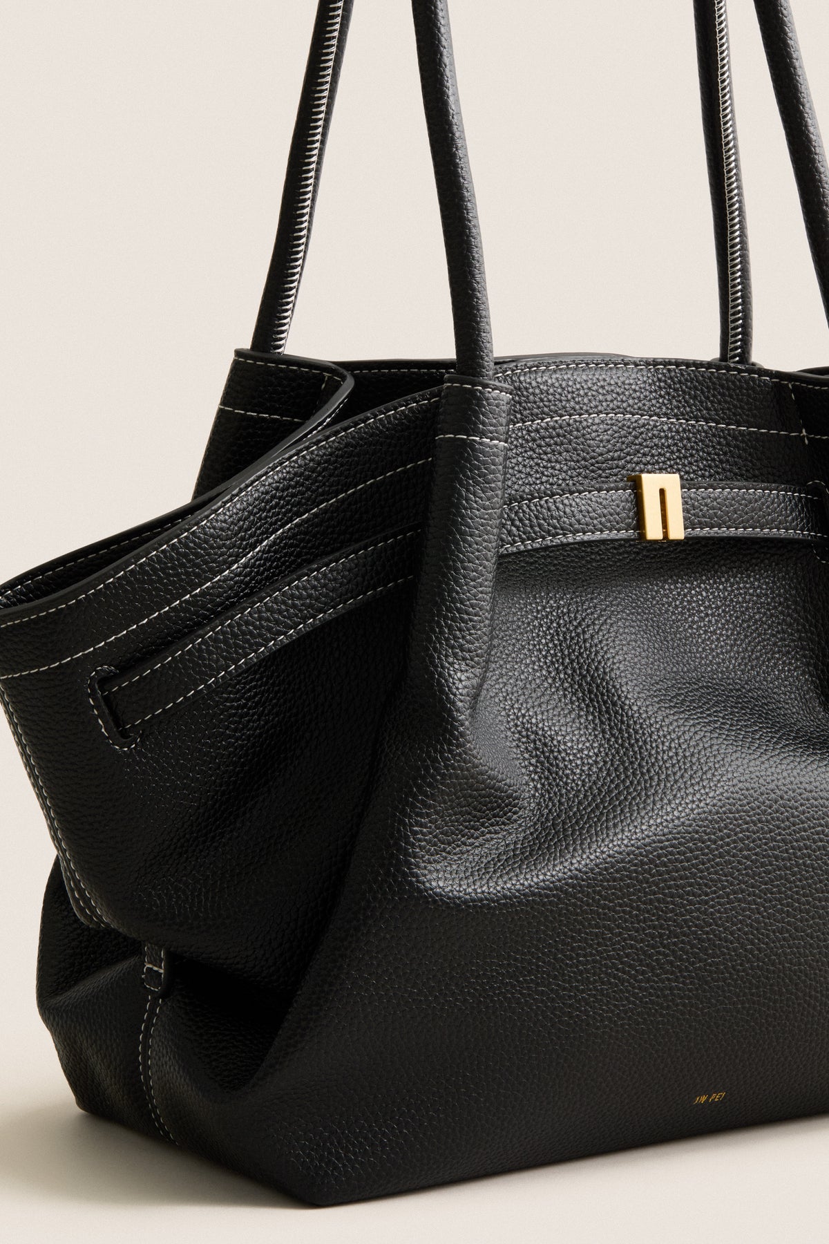 Black Hana Medium Tote Bag