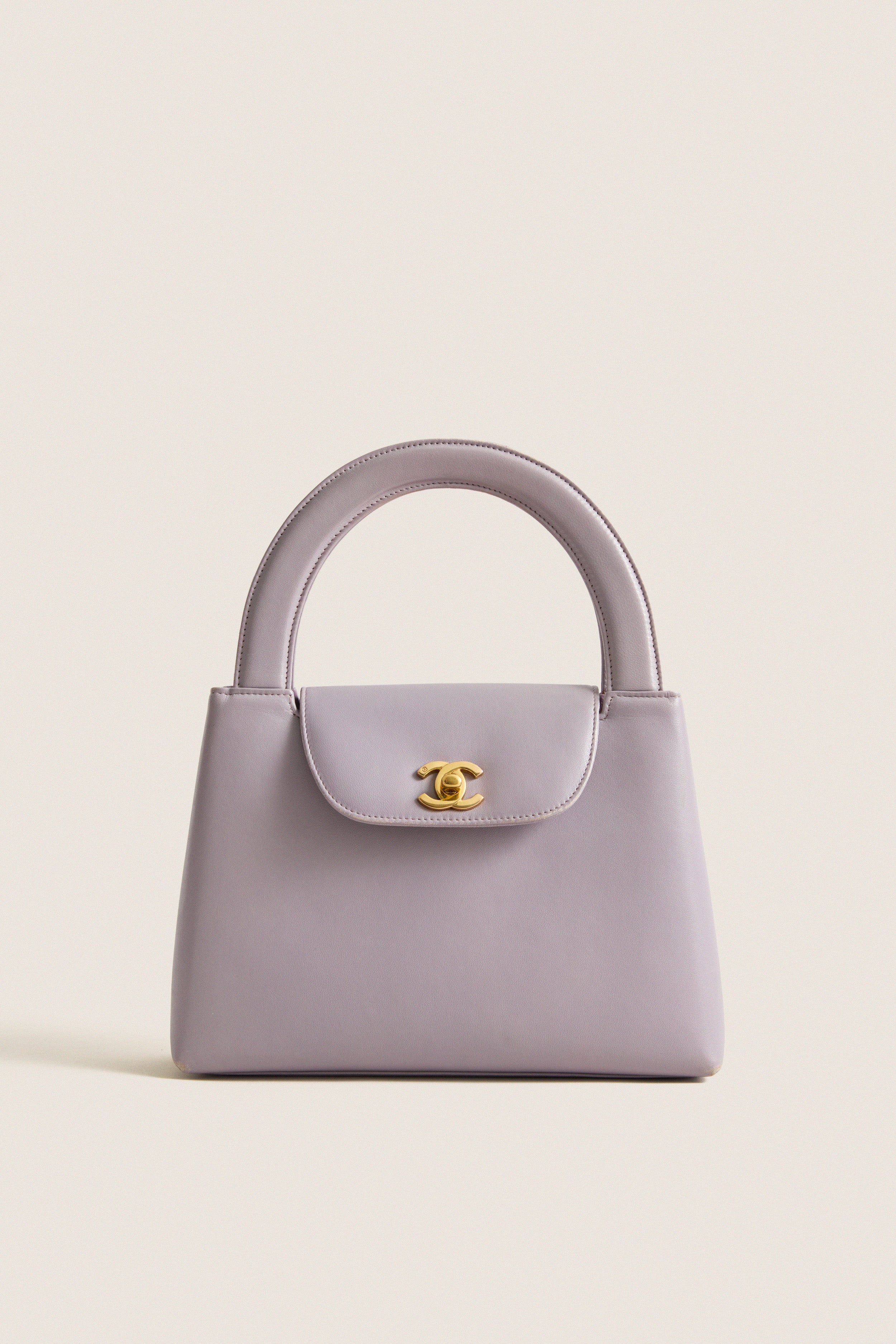 CHANEL パープル 小物入れ 保存袋付き　新品本物鑑定付き CHANEL Purple Coco Mark Handbag | Tuckernuck Archive Collection