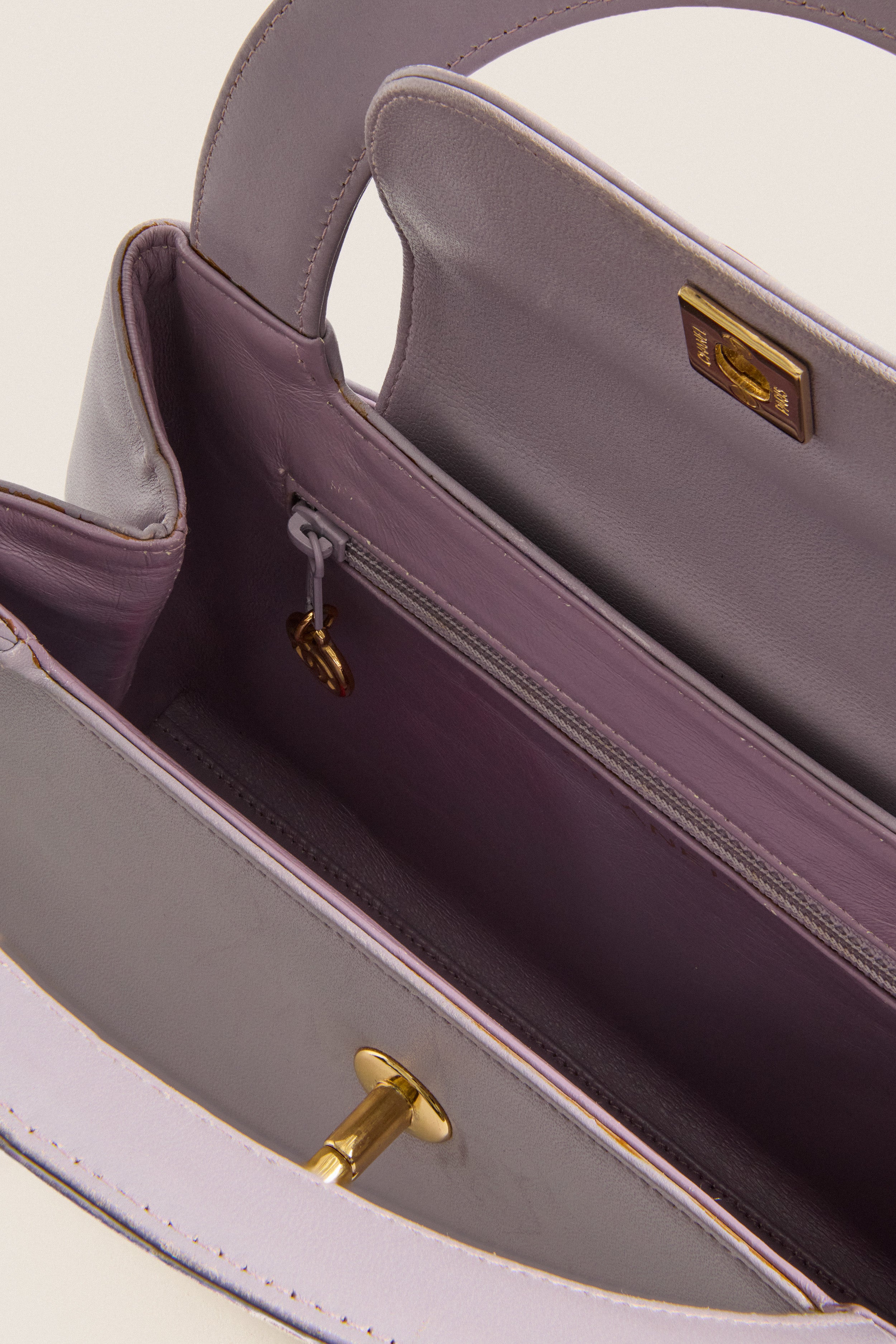 ikko　 CHANEL バレリーナ　サイズ35 CHANEL Purple Coco Mark Handbag | Tuckernuck Archive Collection