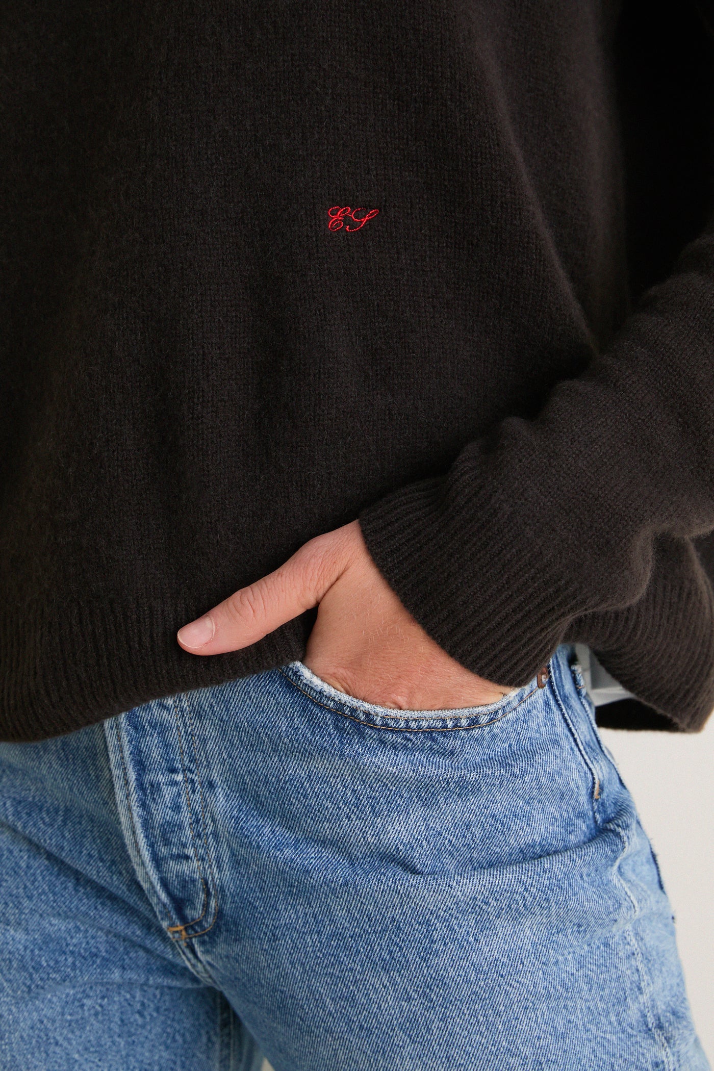 Espresso Cashmere Boyfriend Bodie Crewneck