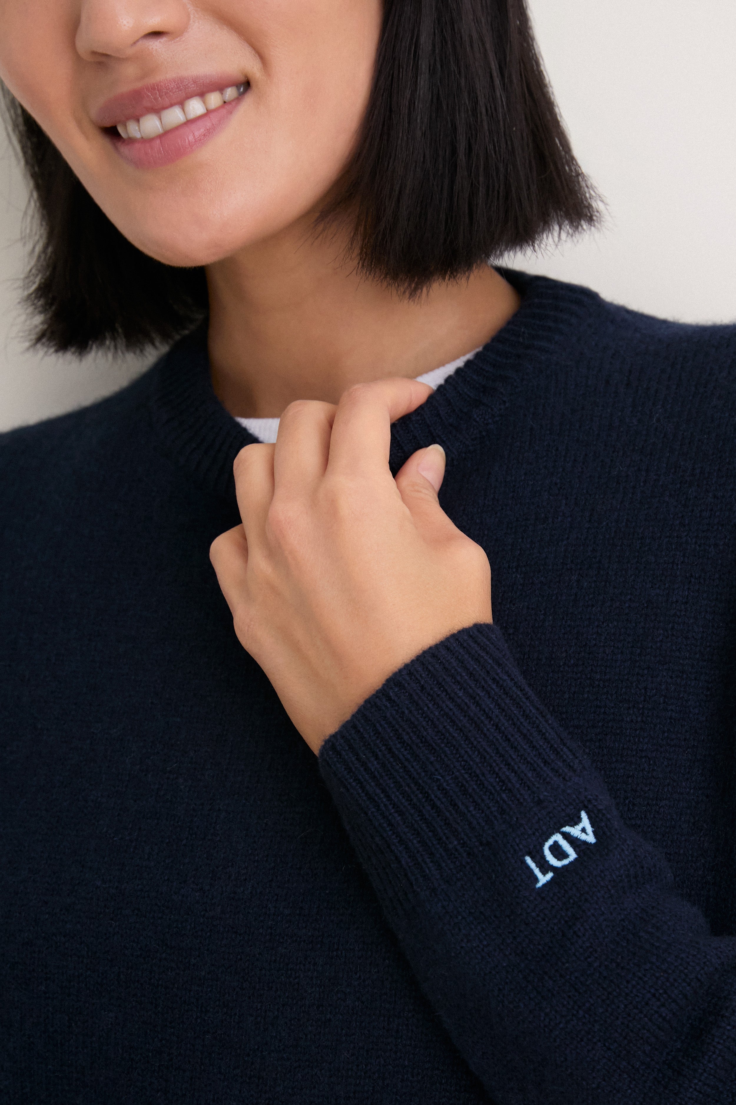 Midnight Navy Cashmere Boyfriend Bodie Crewneck
