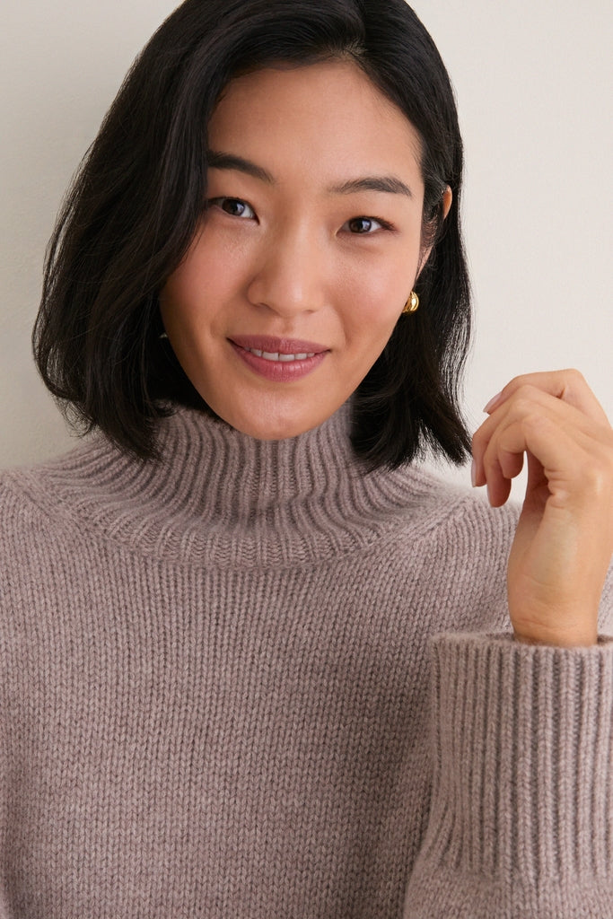Wheat Cashmere Hannah Turtleneck Sweater
