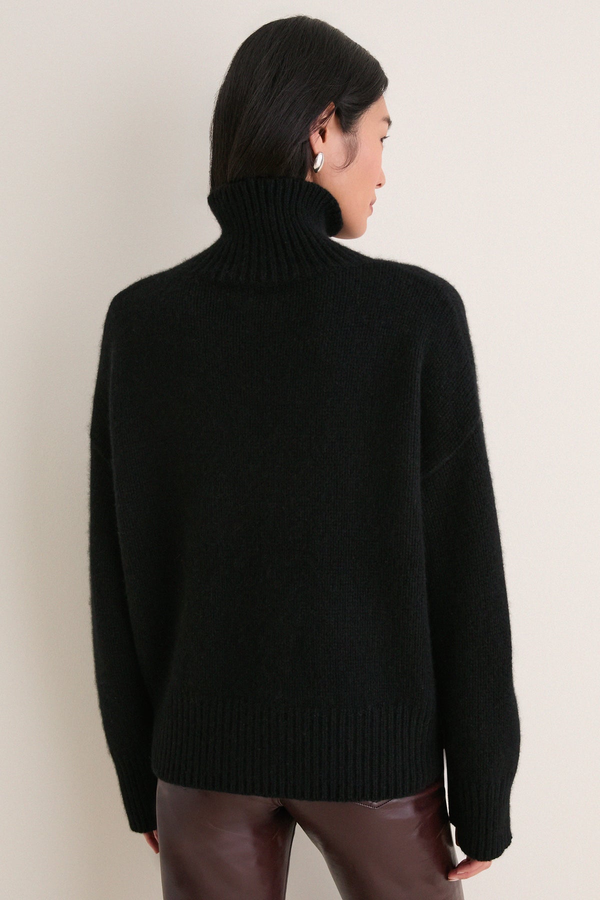 Black Cashmere Hannah Turtleneck Sweater