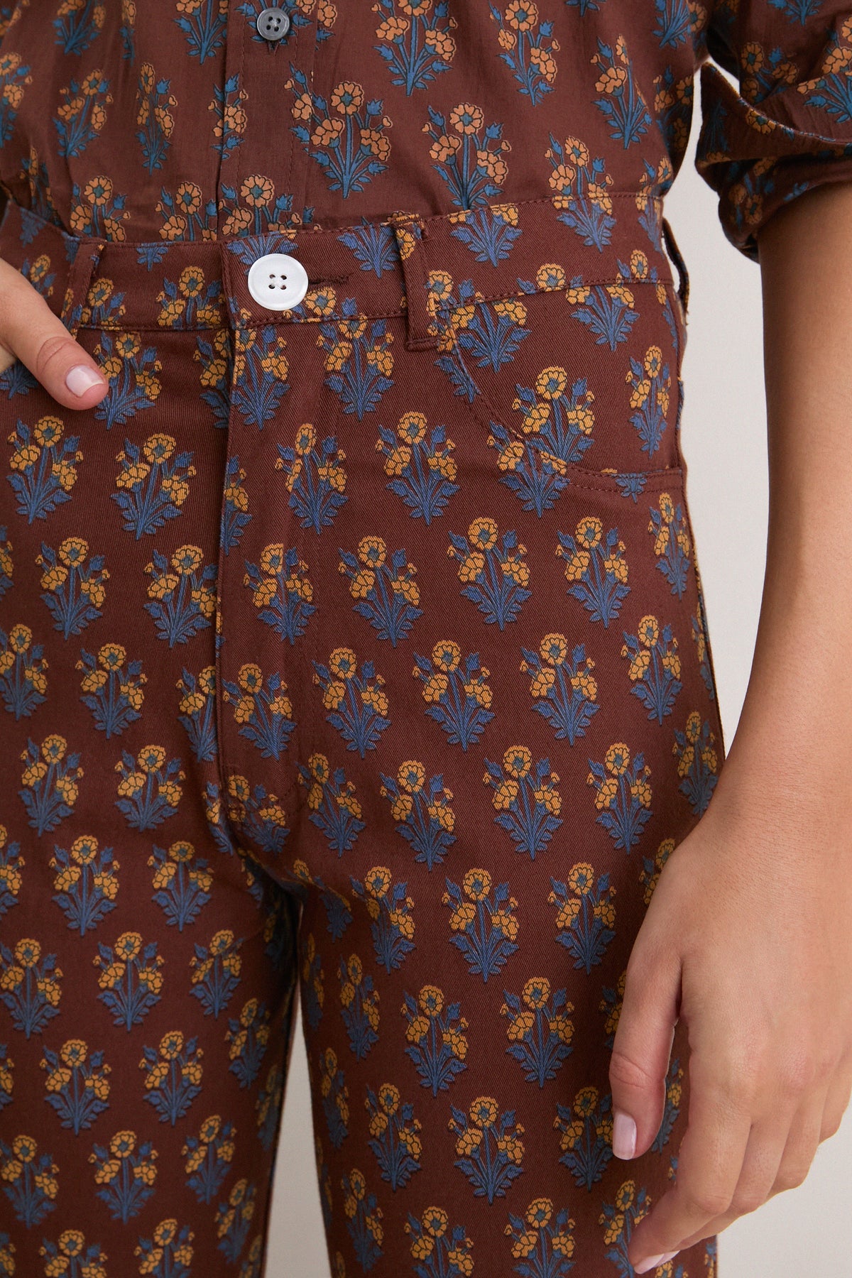 Library Flowers Cocoa Everyday Pant