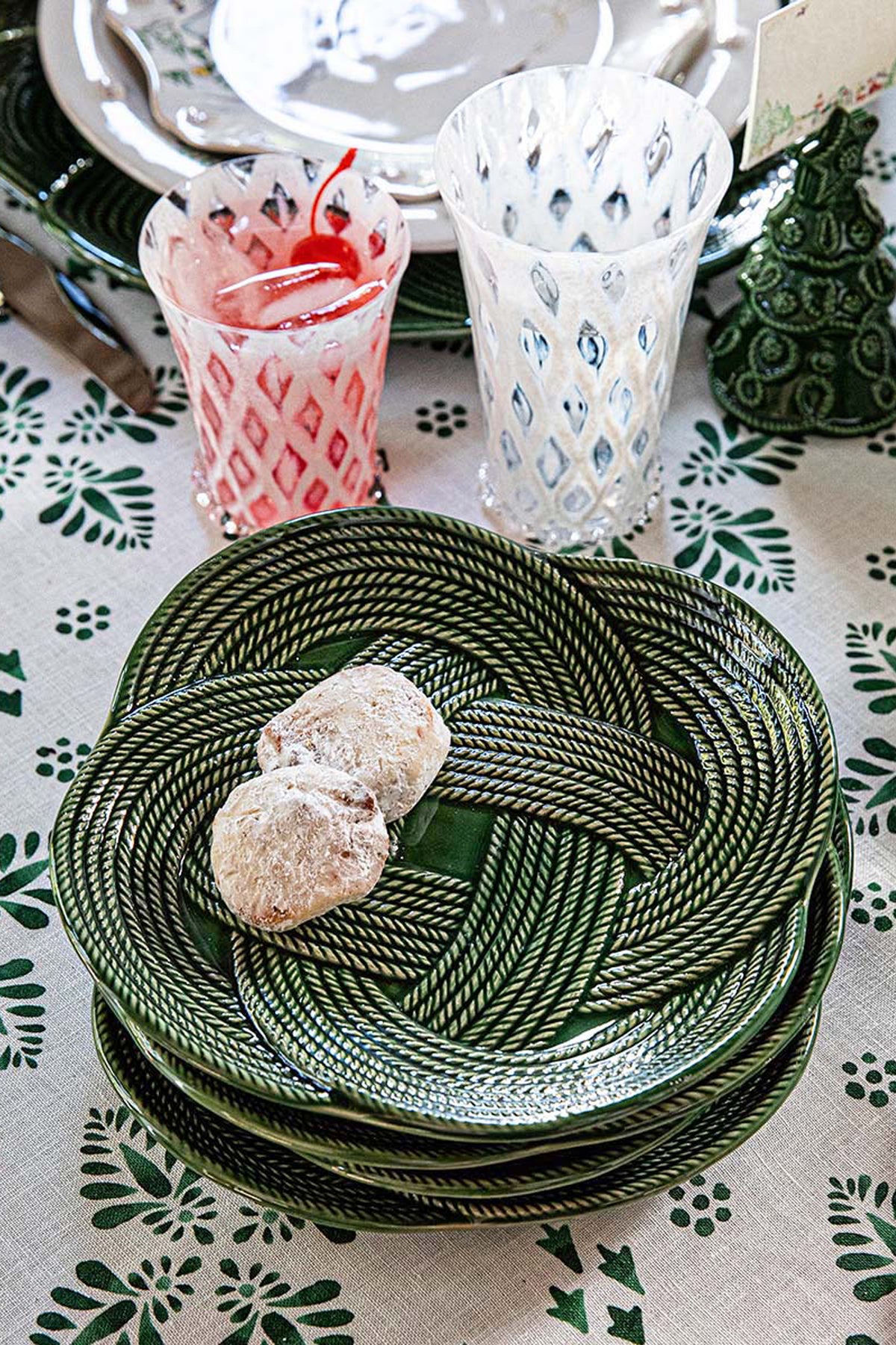 Basil Le Panier Mystic Knot Dessert-Salad Plate