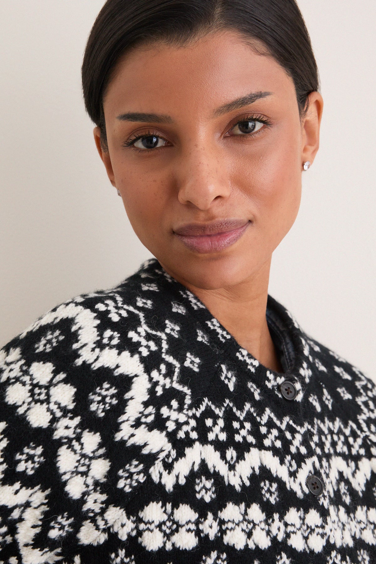 Black and Cream Wool Cotton Long Sleeve Crewneck Cardigan