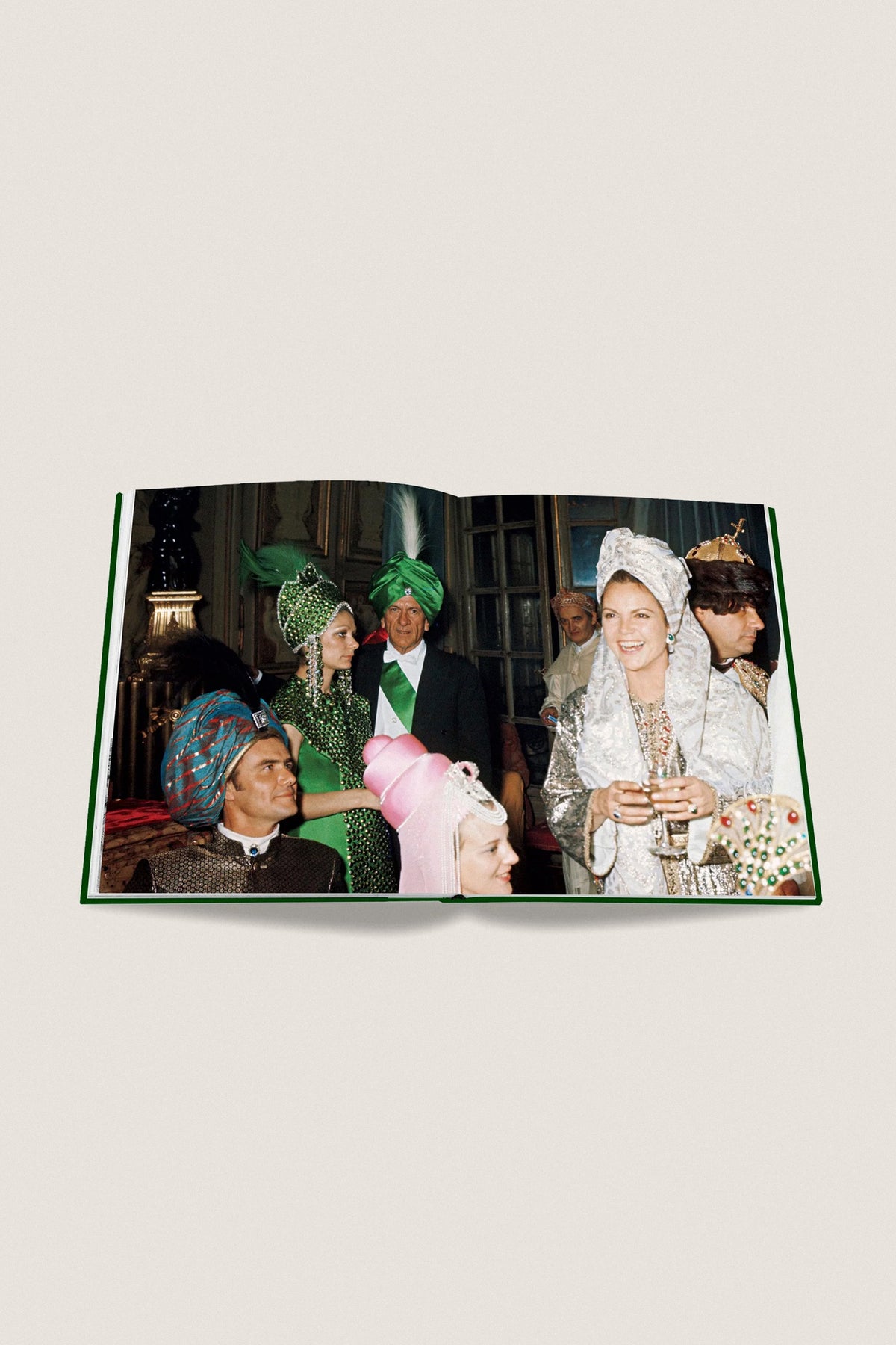 Bals: Legendary Costume Balls of the Twentieth Century