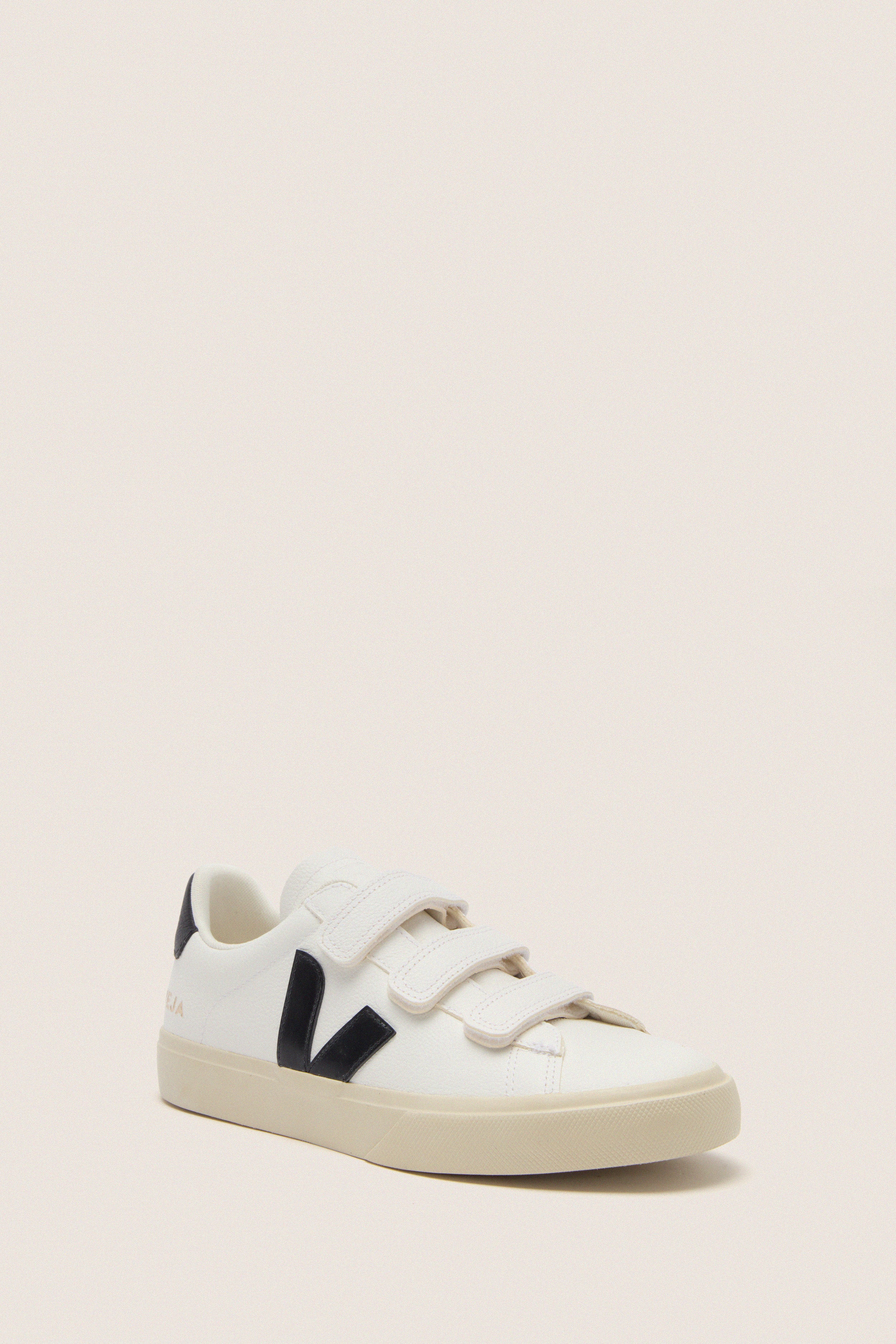 Extra-White Black Recife Sneakers | VEJA | Tuckernuck