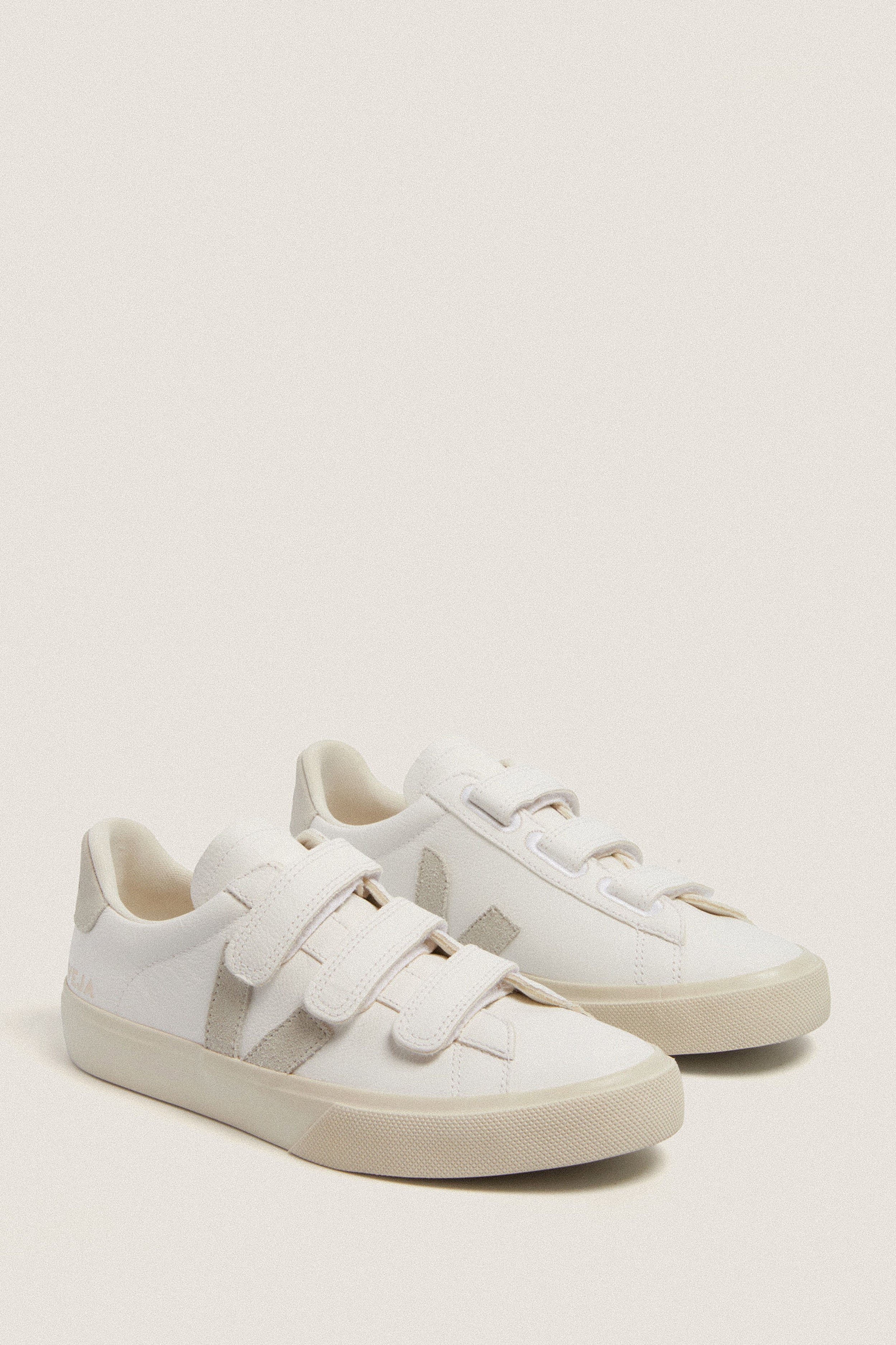 Extra White Natural Recife Sneakers with three Velcro straps and suede-style accents, offering a classic, effortless, and fun high-end design for versatile everyday wear.