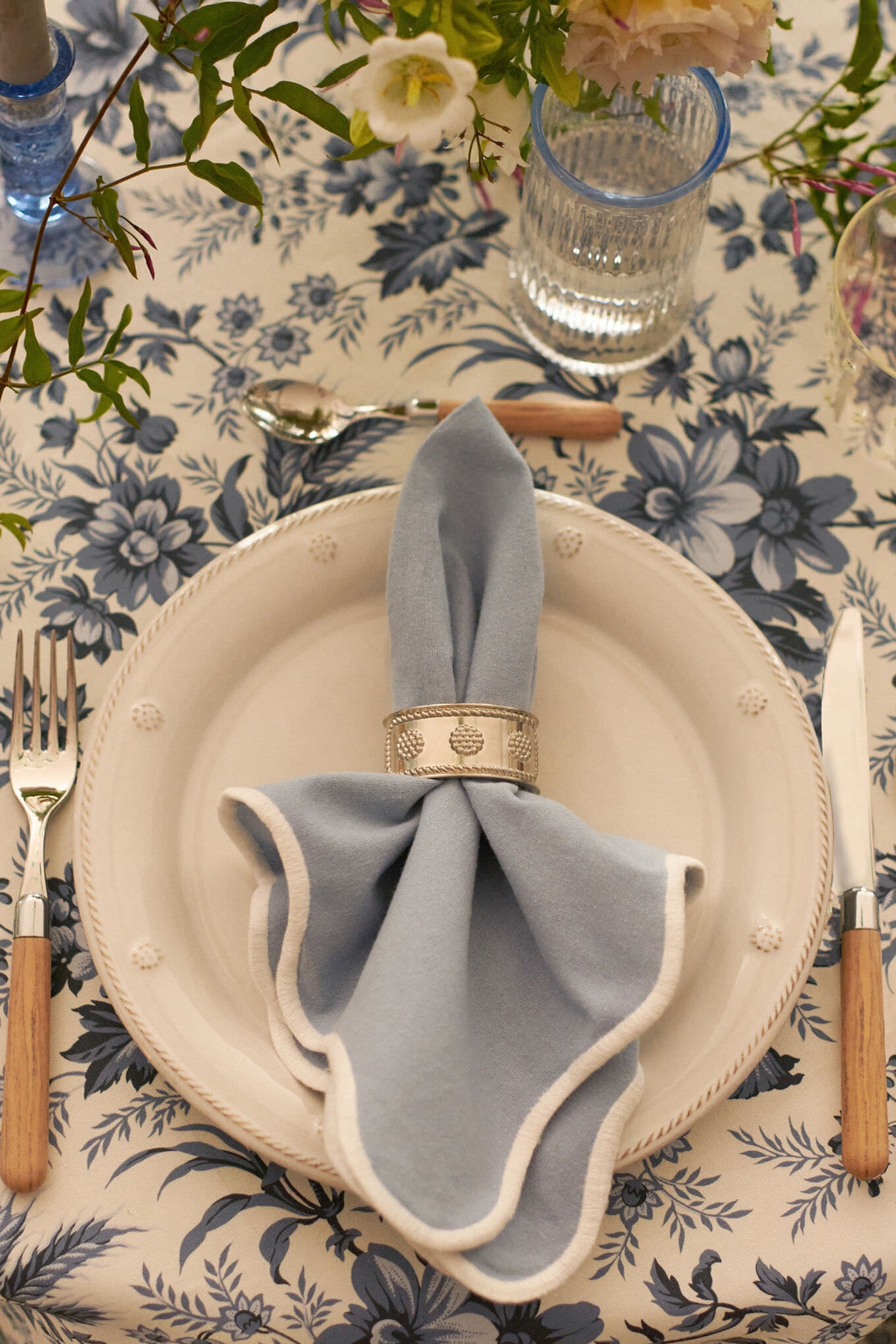 Delft Bloom Tablecloth