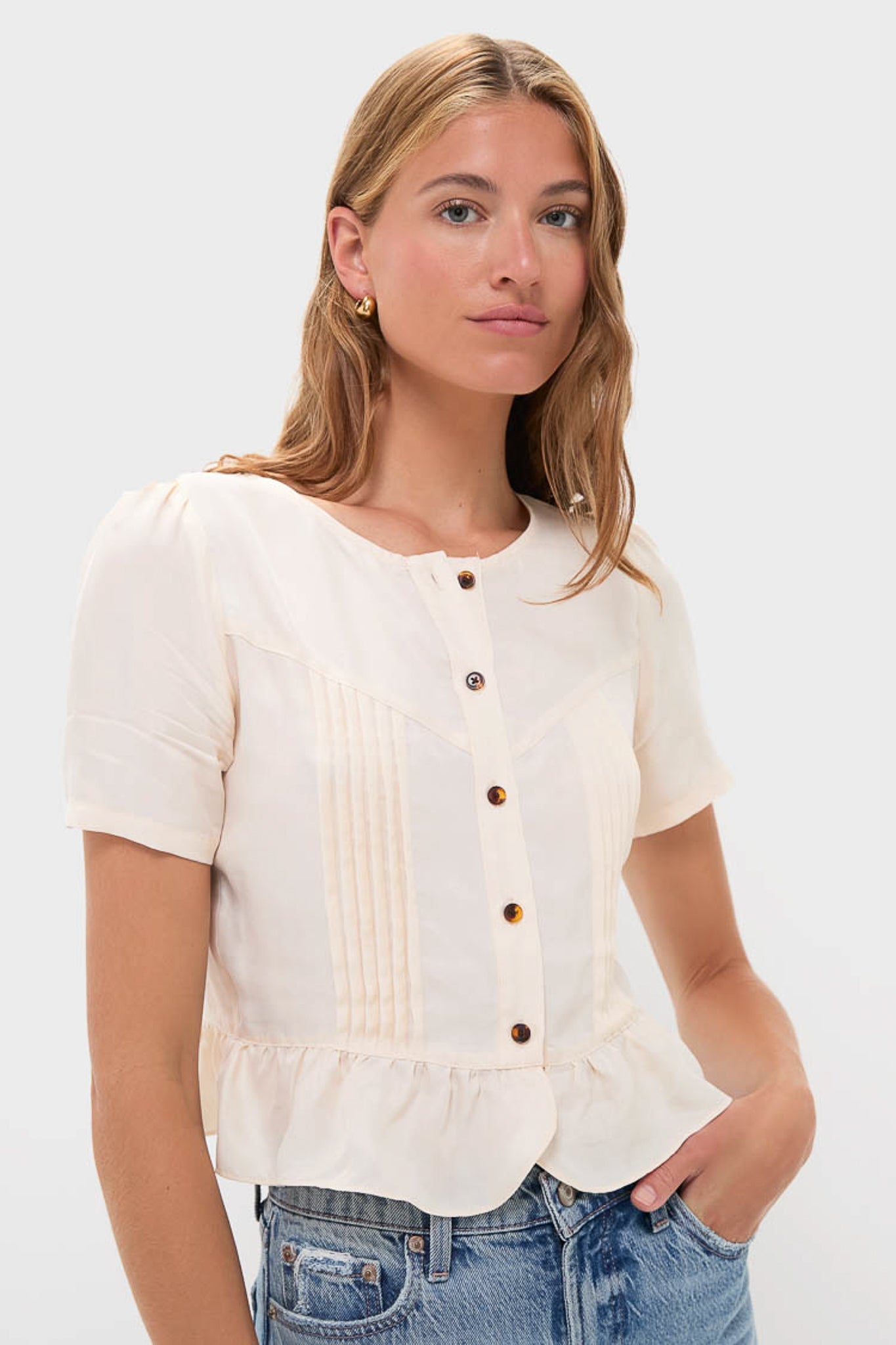 Arctic Wolf Short Sleeve Pintuck Top | Emerson Fry