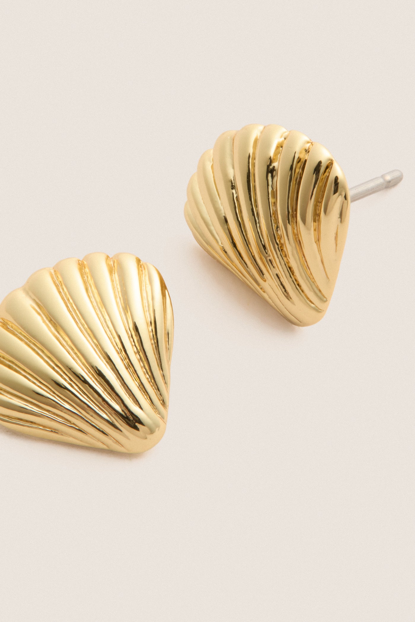Gold Coquilles Mini Studs