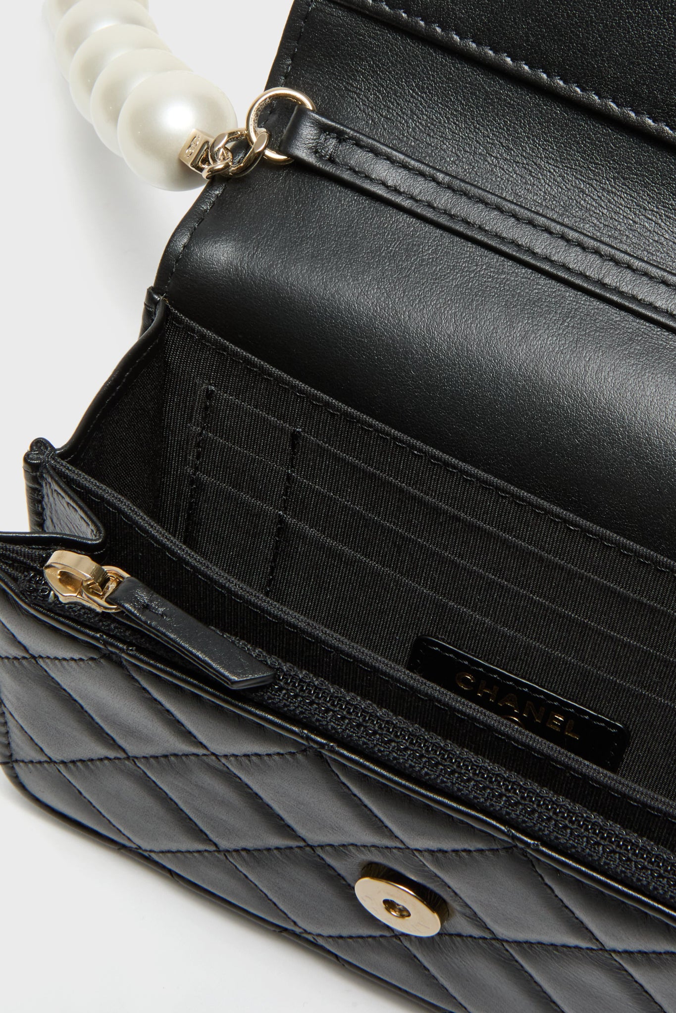 CHANEL Pearl Strap CC Wallet On Chain
