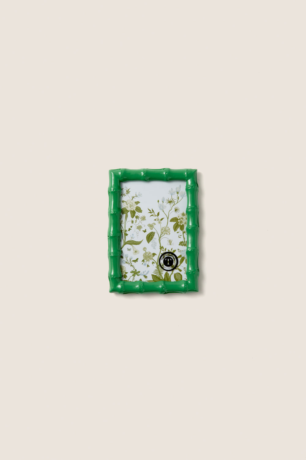Classic 4x6 Countryside Green Frame with a bamboo-like finish and intricate botanical illustration, effortlessly adding a fun, high-end touch to any decor.
