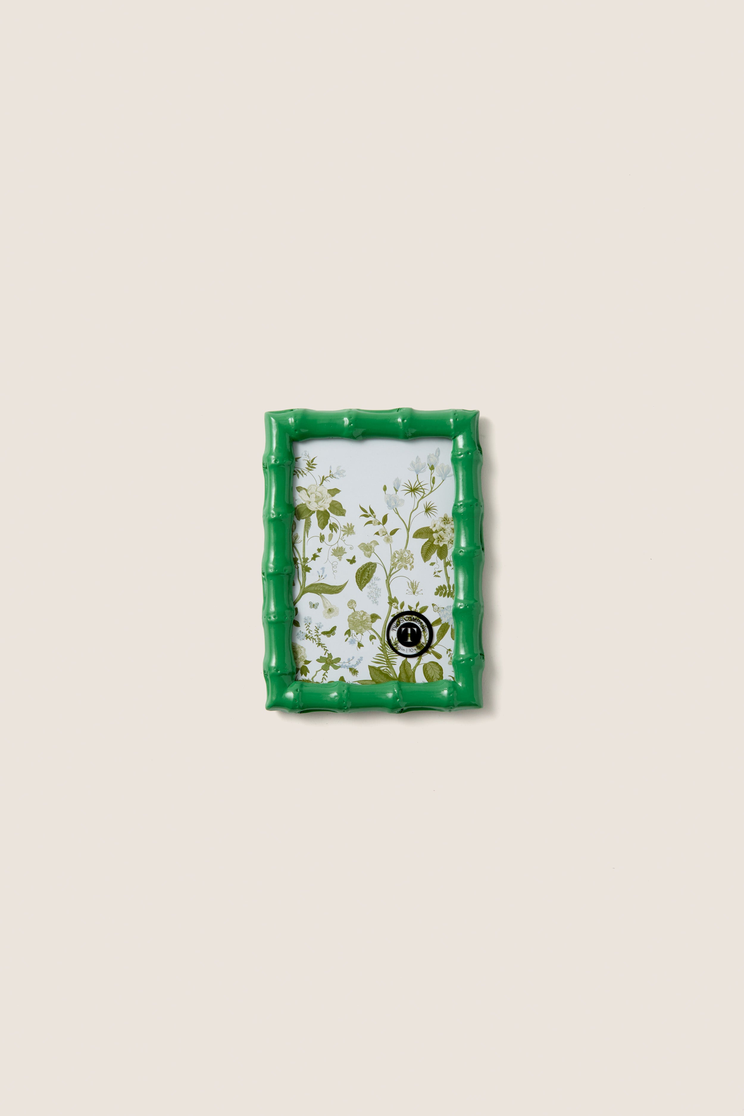 Classic 4x6 Countryside Green Frame with a bamboo-like finish and intricate botanical illustration, effortlessly adding a fun, high-end touch to any decor.