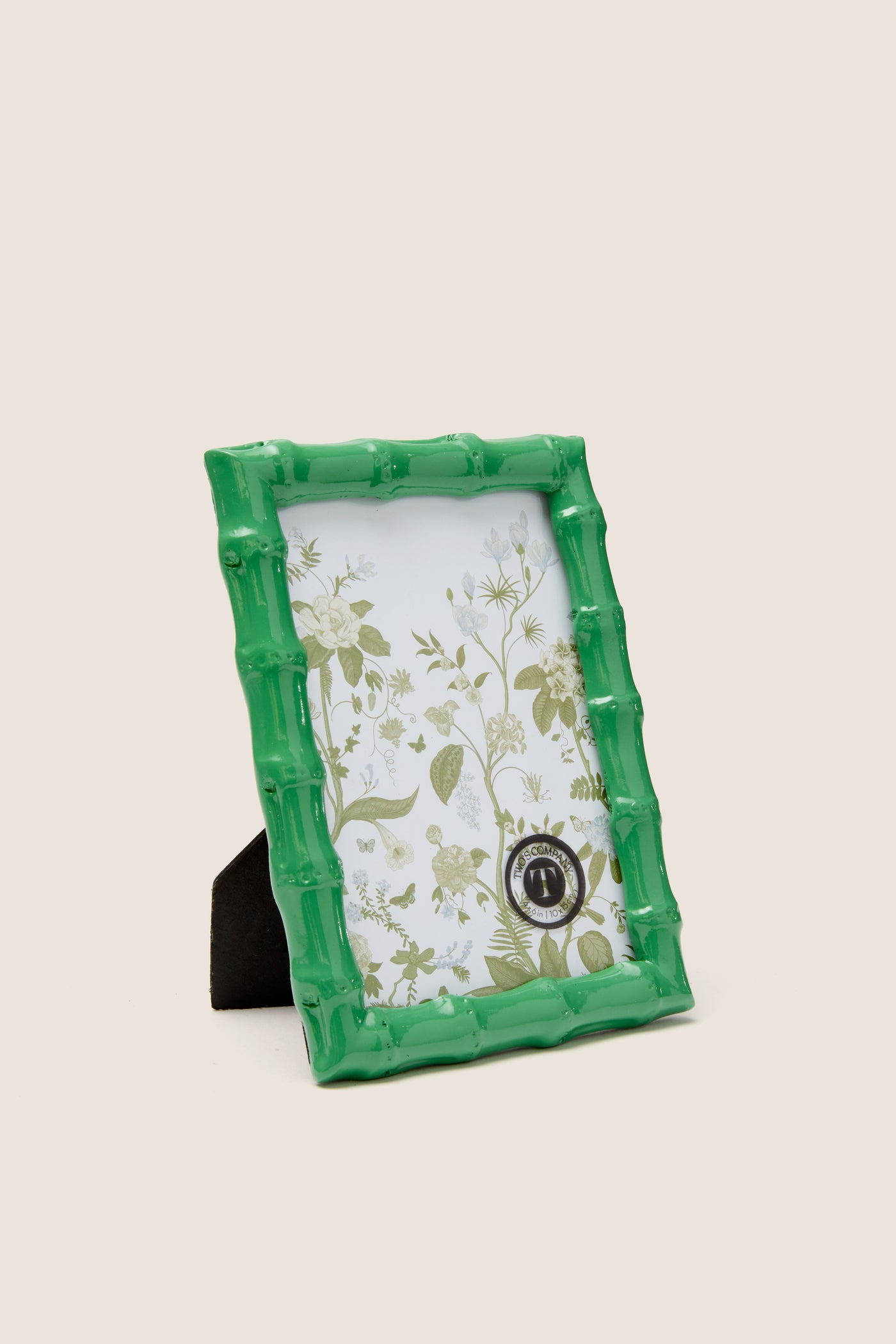 Classic 4x6 Countryside Green Frame, resembling bamboo, offers effortless elegance and fun versatility for high-end decor, standing with an easel for vertical or horizontal display.