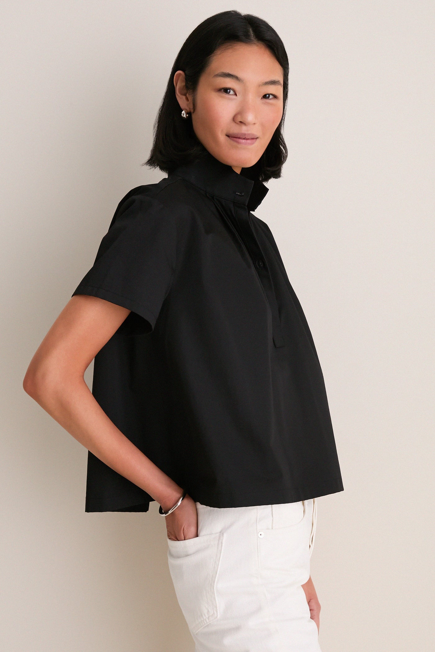 Black Finn Popover