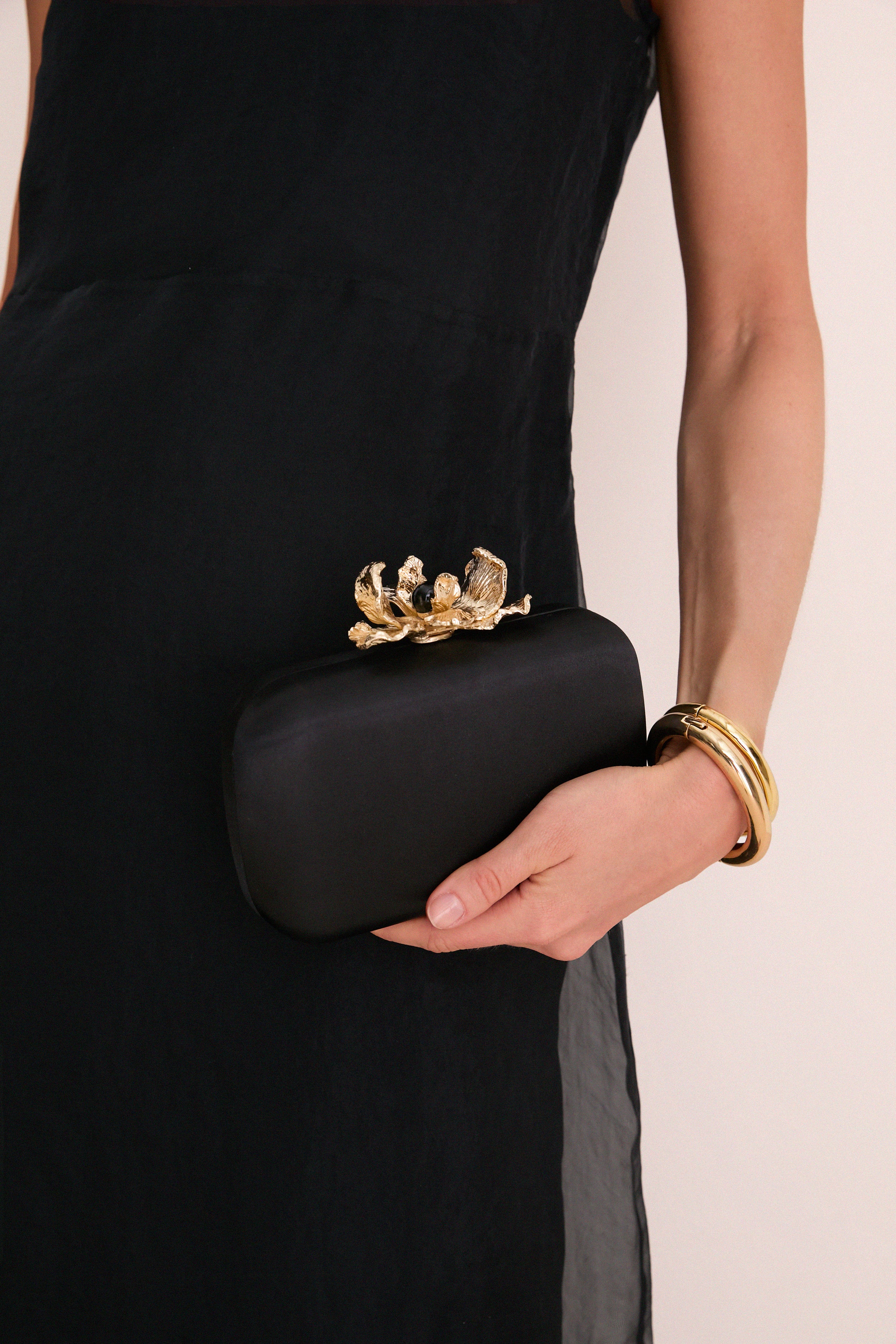Chloé バーガンディクラッチバッグ Black Adele Orchid Lock Clutch | Olga Berg
