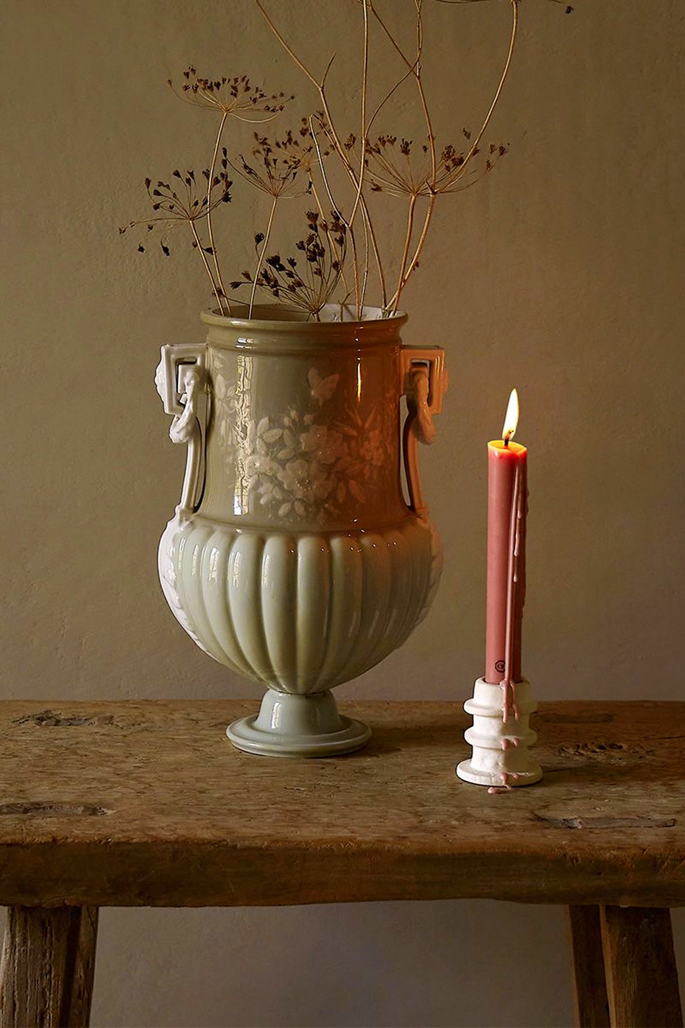 Tomato Scented Taper Candles exude effortless elegance with a classic rose-pink hue, perfect for adding a fun, high-end touch to any tablescape.