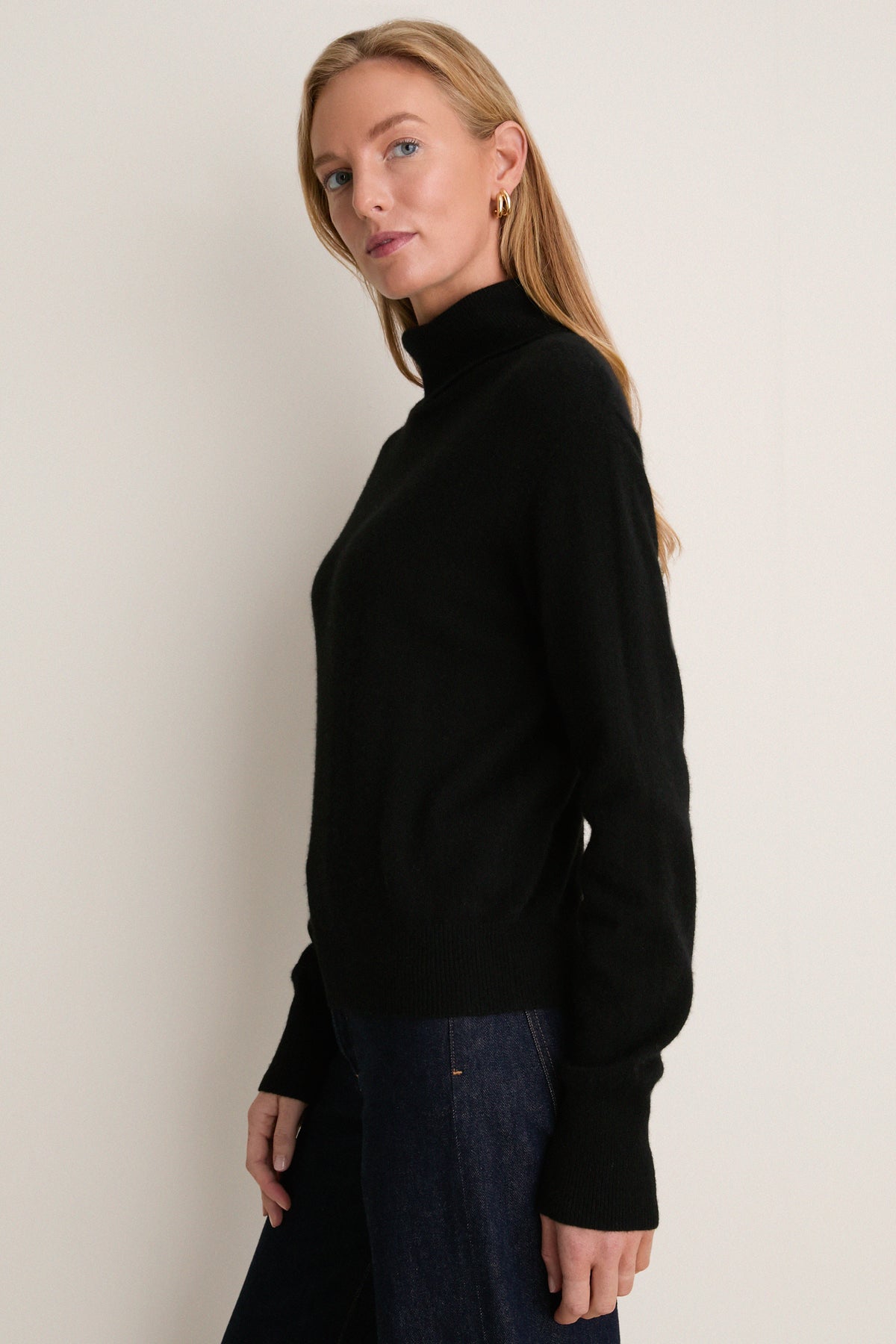 Black Cashmere Evelyn Turtleneck